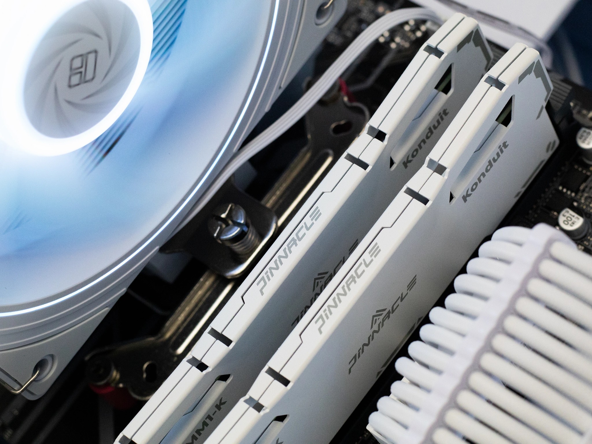 🥶🤍Gaming PC - RX 5700XT 🧊 Ryzen 5 5500 🧊 16GB DDR4 🧊 1TB NVMe [Wi-Fi Ready]