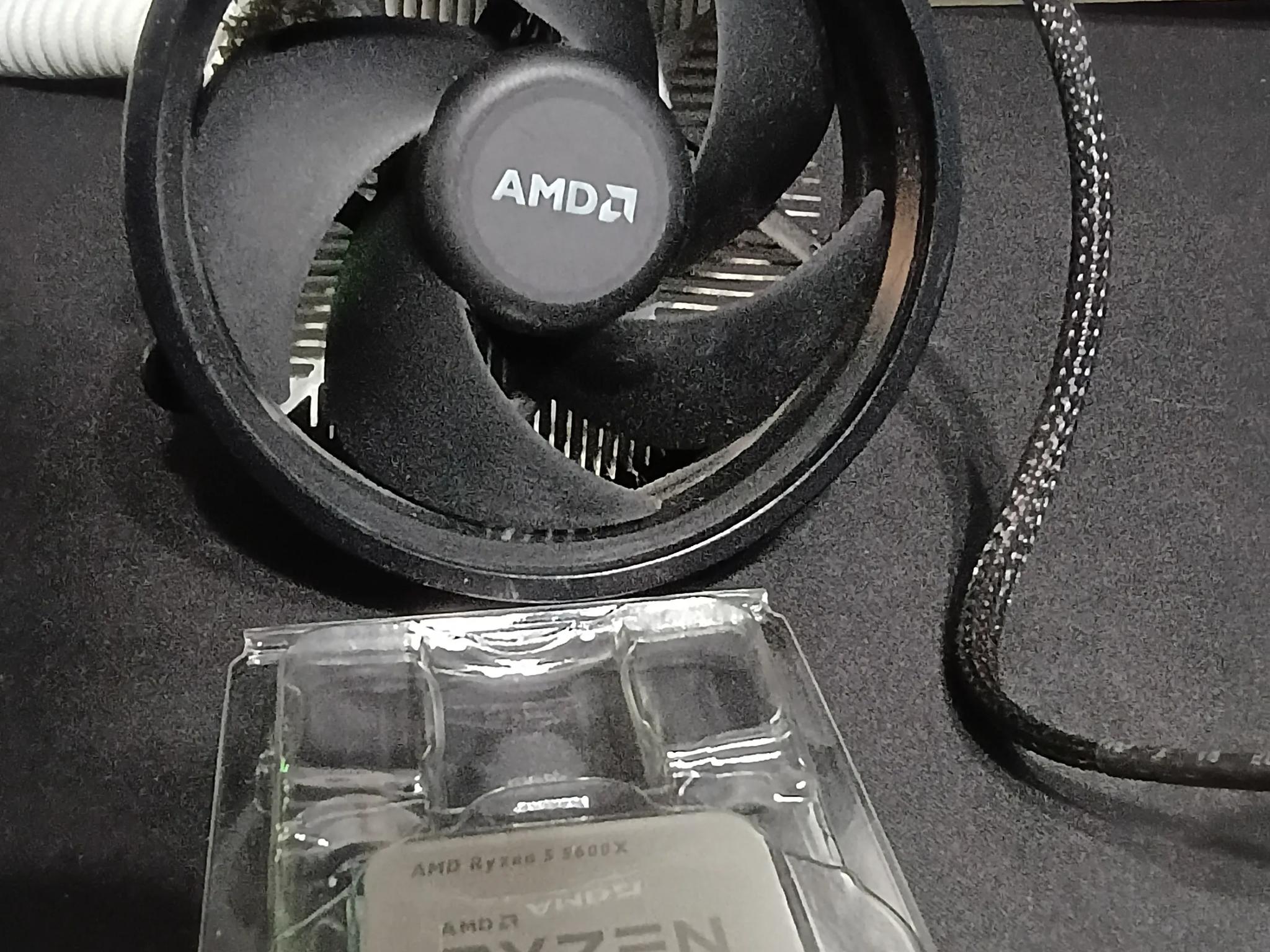 Ryzen 5 5600X w/ Wraith Cooler *READ DESCRIPTION*