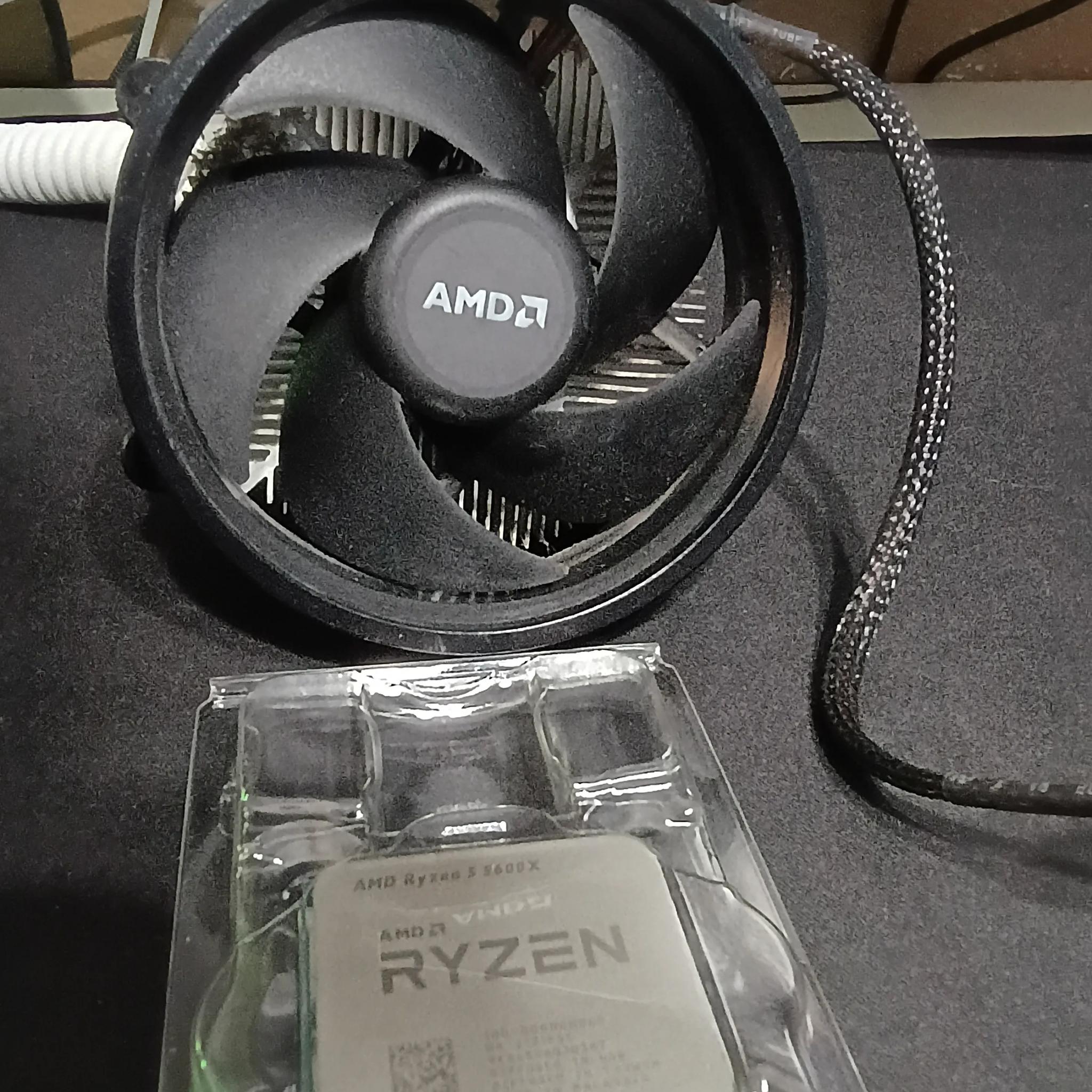 Ryzen 5 5600X w/ Wraith Cooler *READ DESCRIPTION*