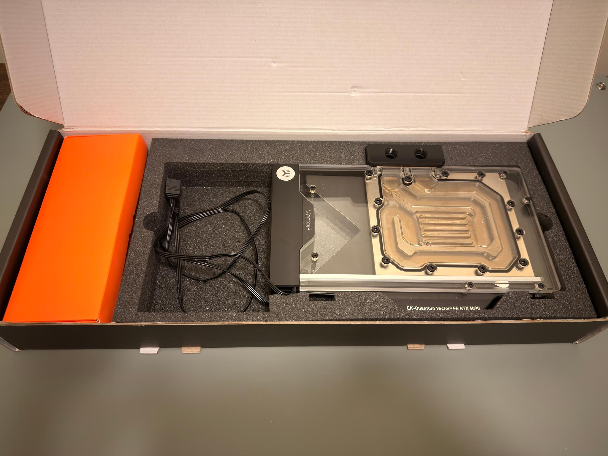 NVIDIA Founders Edition GeForce RTX 4090 - Image 4