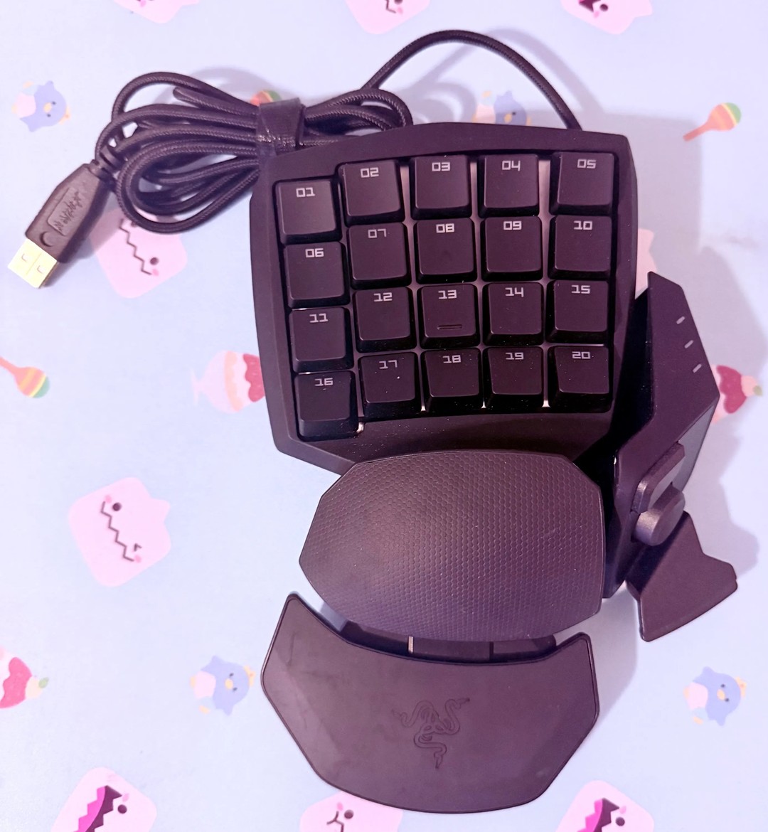 Razer Orbweaver Chroma Gaming Keypad + Corsair MM800 RGB POLARIS