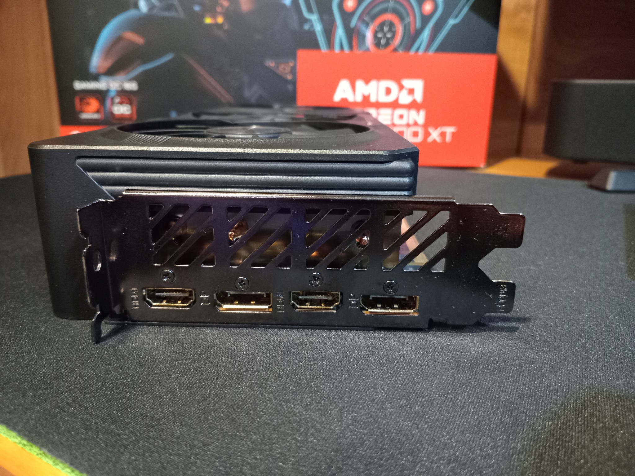 GIGABYTE Radeon RX 7800 XT GAMING OC 16G