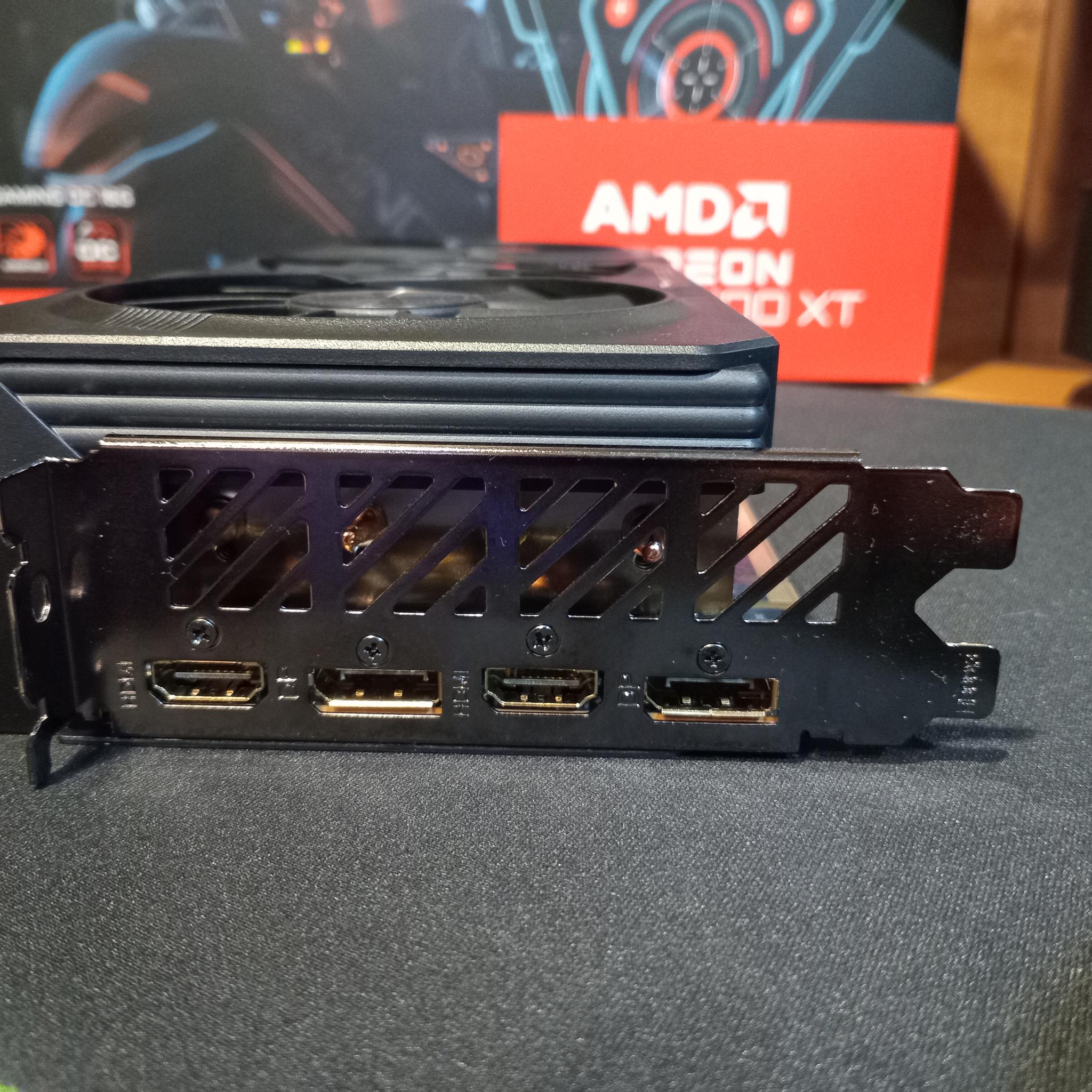 GIGABYTE Radeon RX 7800 XT GAMING OC 16G