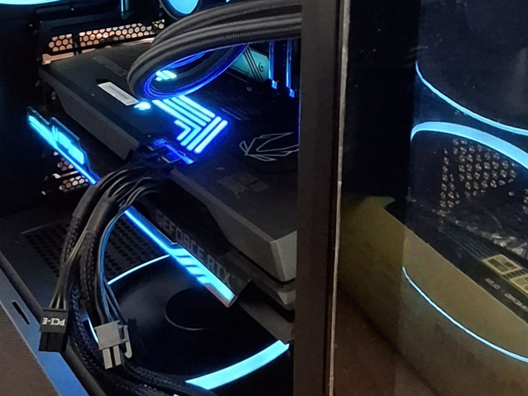 ZOTAC GAMING GeForce RTX 3080 Ti 12GB AMP Extreme Holo