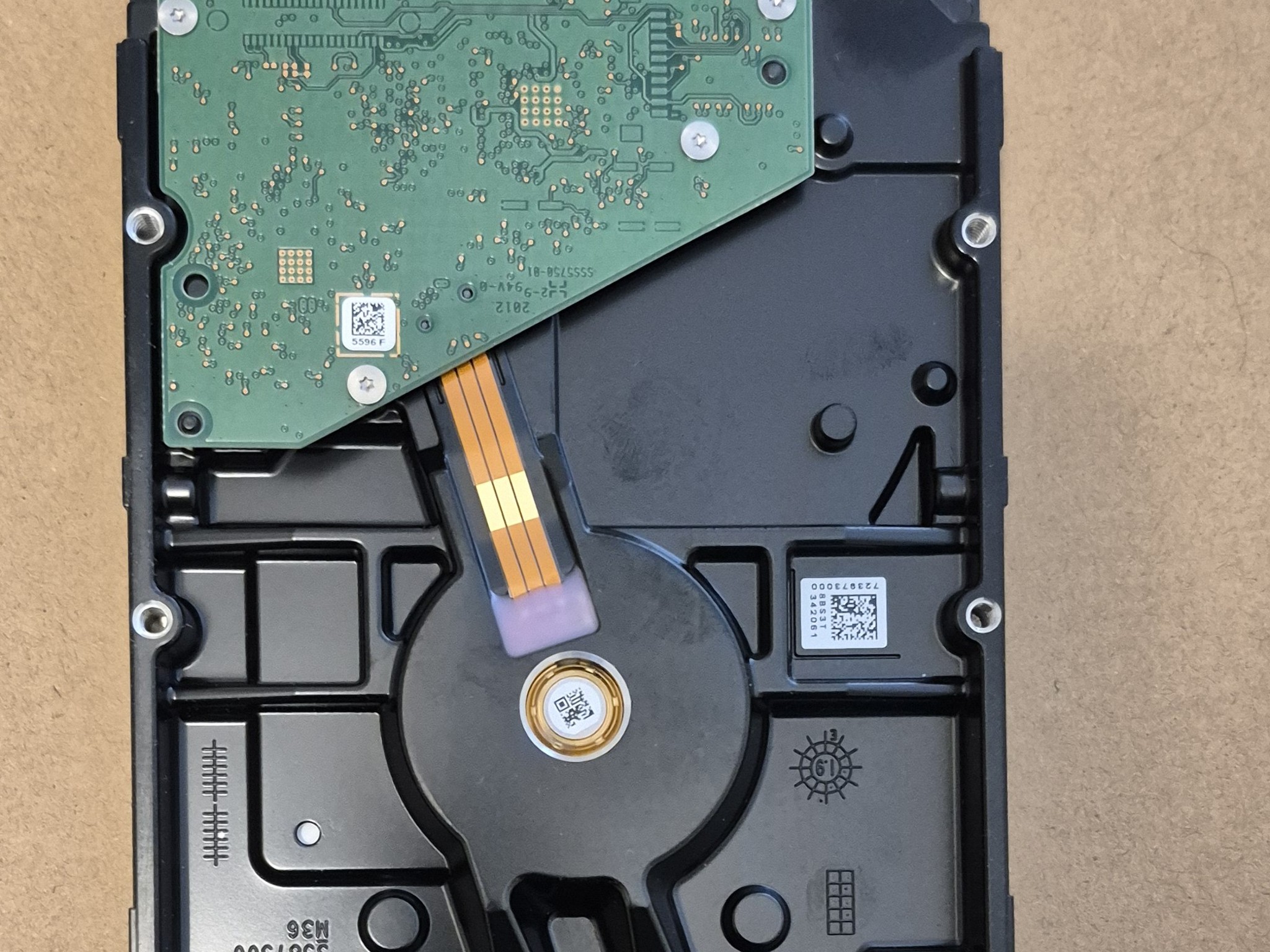 Seagate BarraCuda 2TB Internal Hard Drive HDD – 3.5 Inch SATA 6Gb/s 7200 RPM (ST2000DM008)