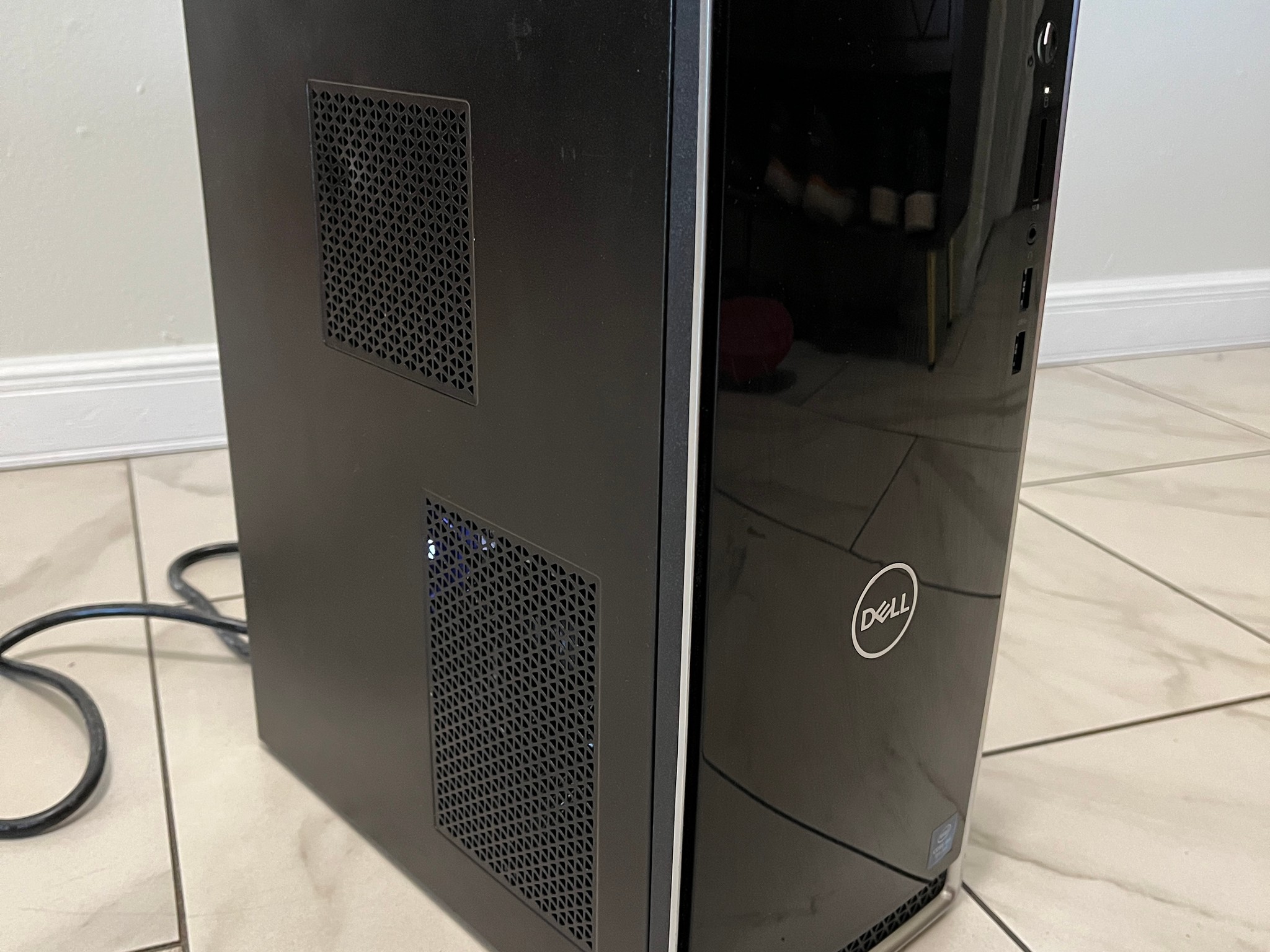 NVIDIA RTX 2070 Super 8GB, Intel i5-8400, 16GB RAM, 1 TB SSD, High FPS Dell Gaming PC w/ Wi-Fi & BT