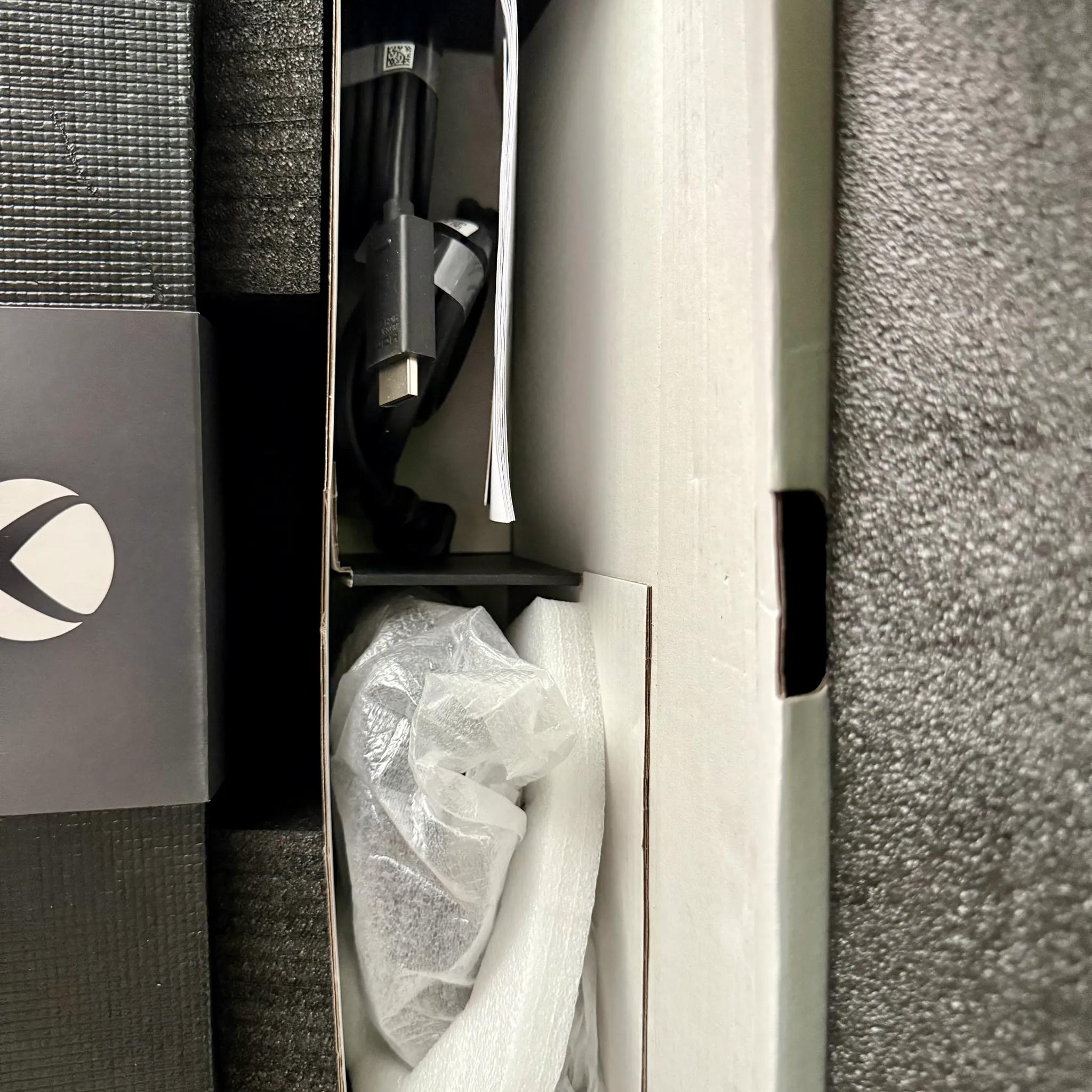 Microsoft - Xbox Series X 1TB Console - Carbon Black
