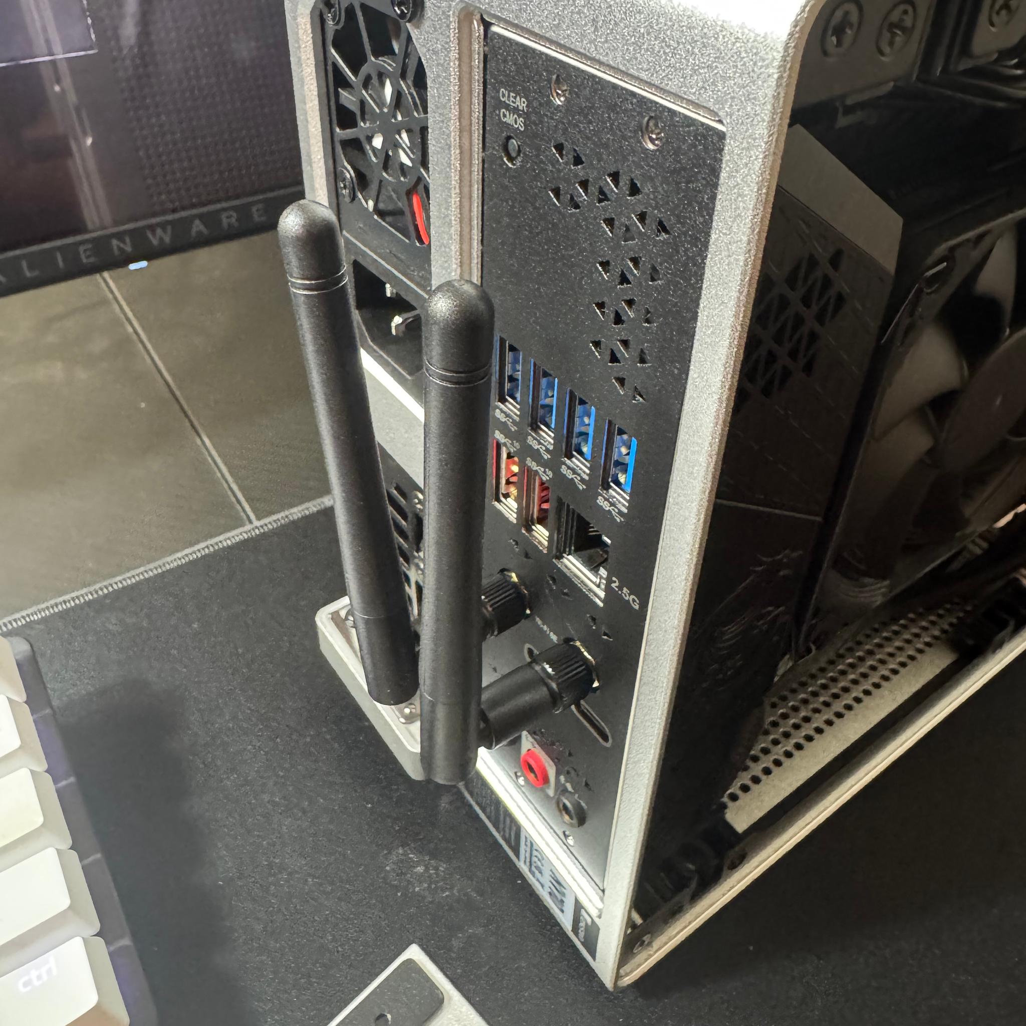 Jonsbo NV10 SFF Gaming PC