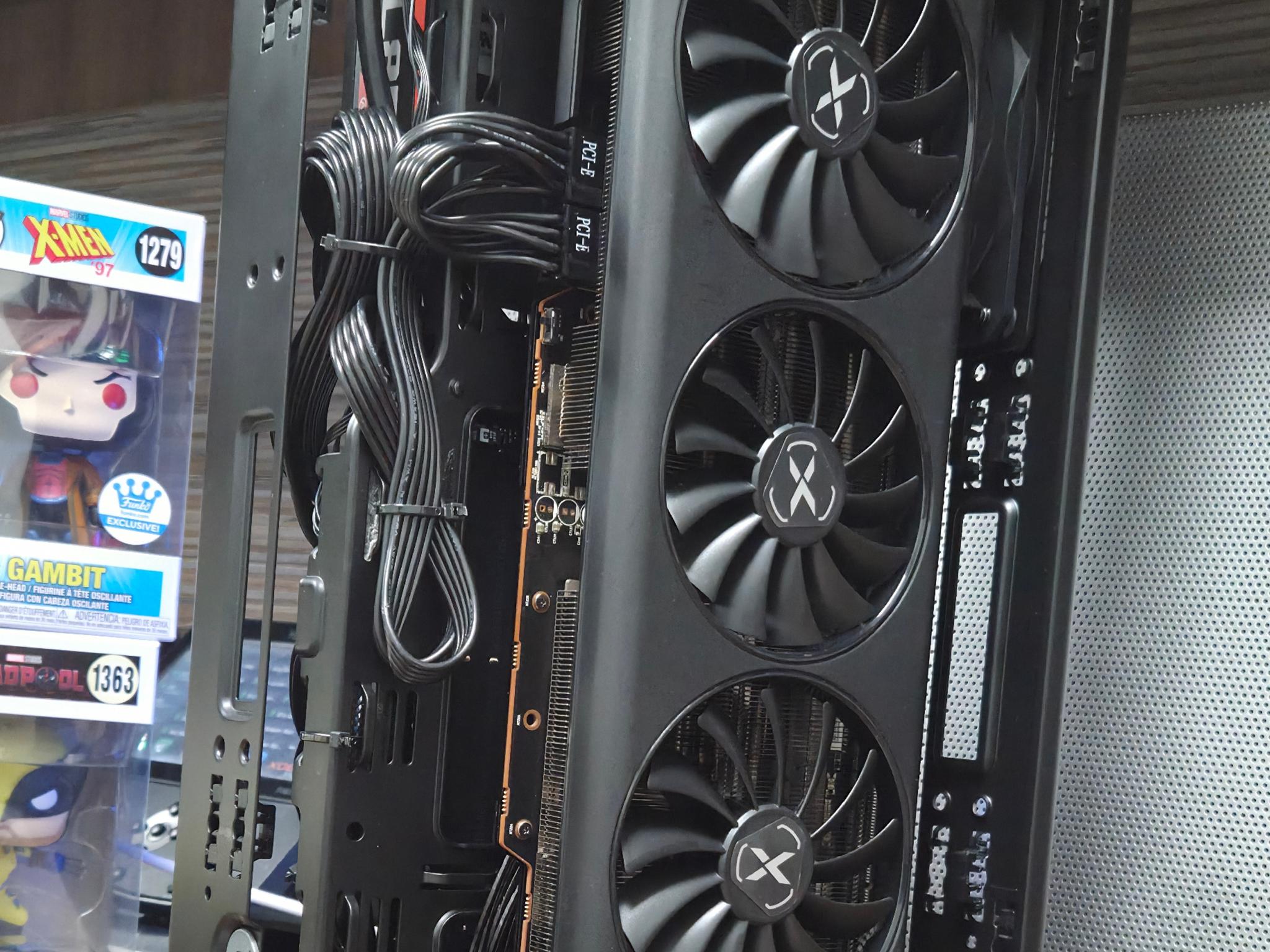 UDGX Shadowstrike RX 6800 - ARGB Stealth ITX