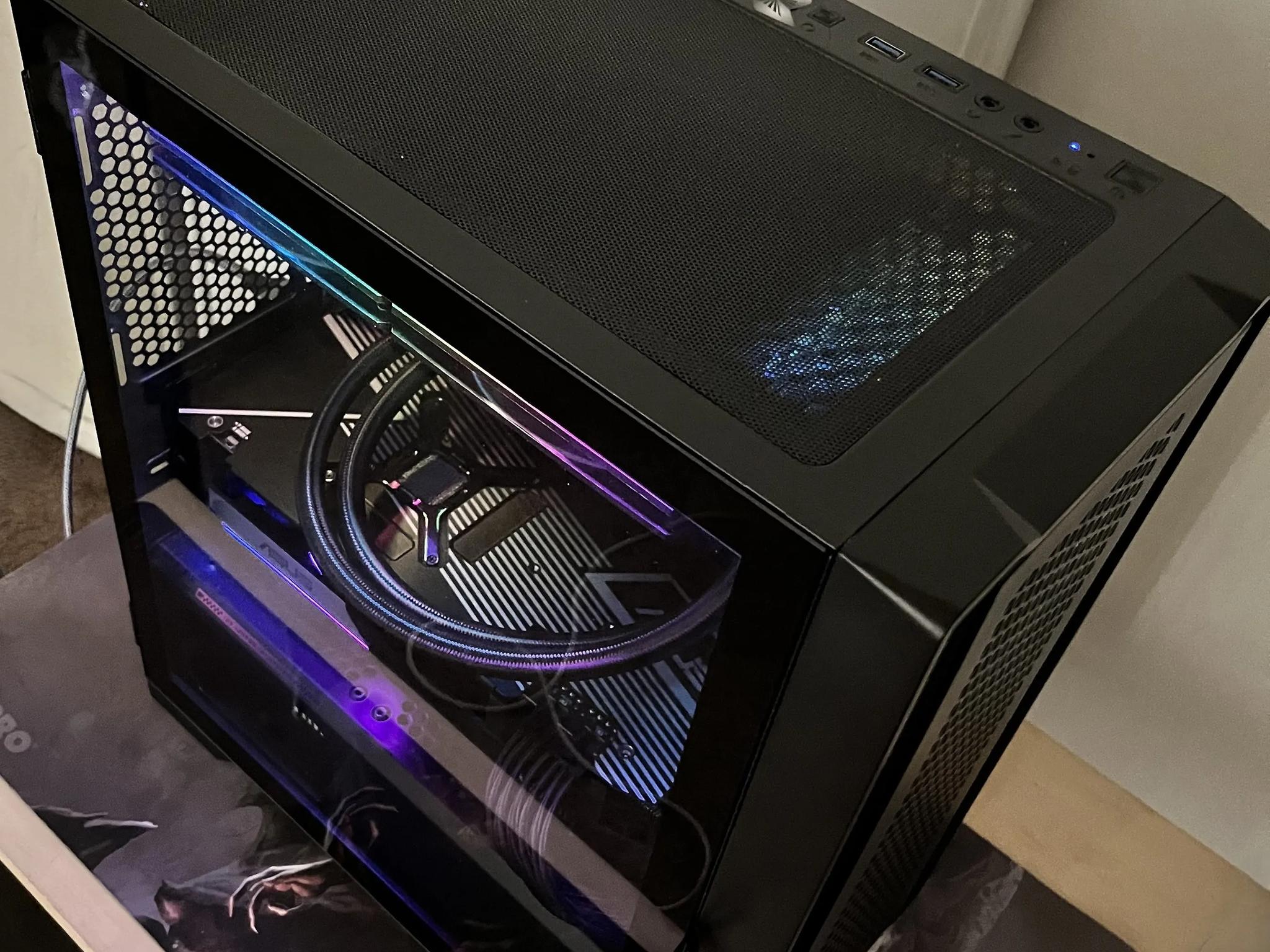 Asus Rog Strix B550 Ryzen 9 5900x + Rx 6700 XT