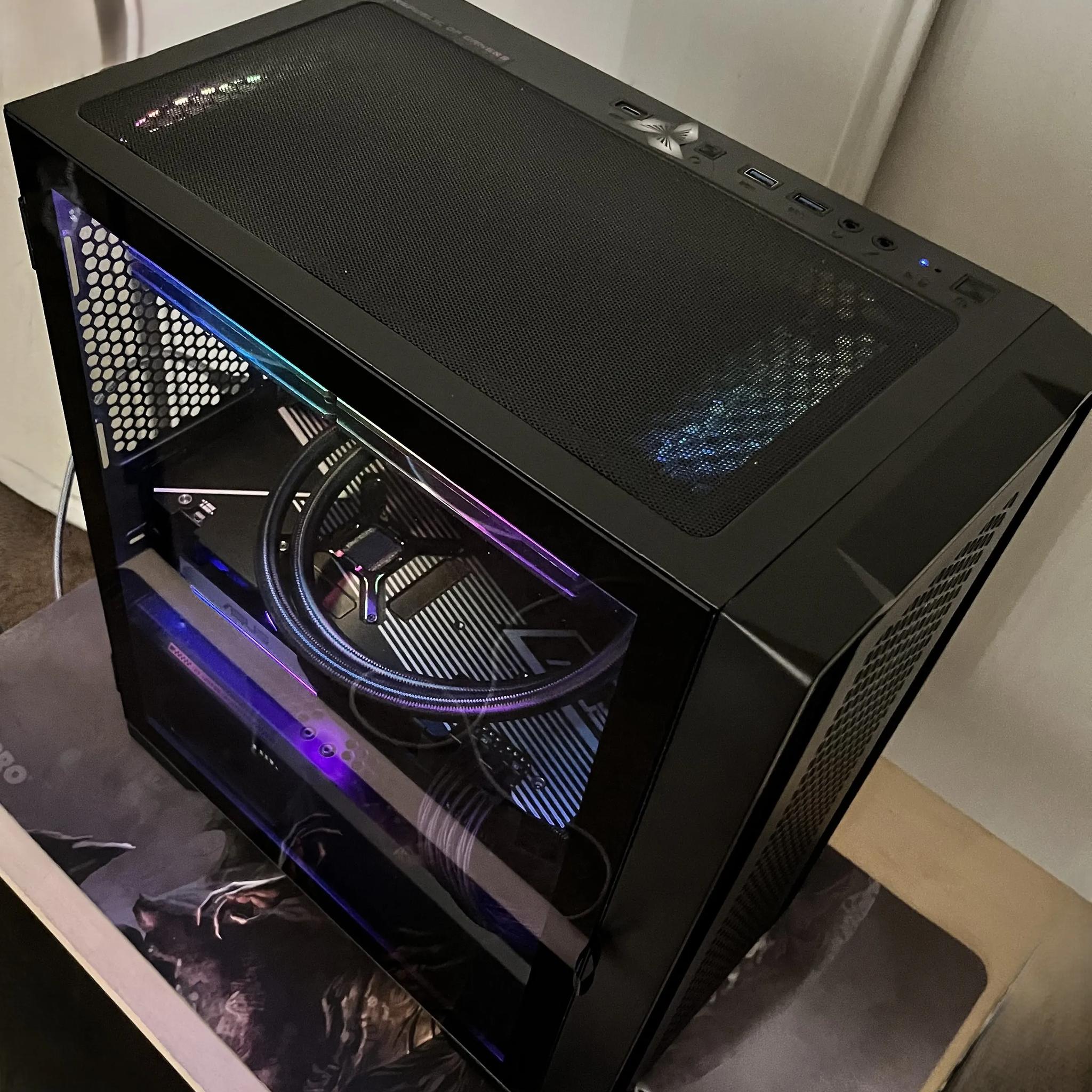Asus Rog Strix B550 Ryzen 9 5900x + Rx 6700 XT
