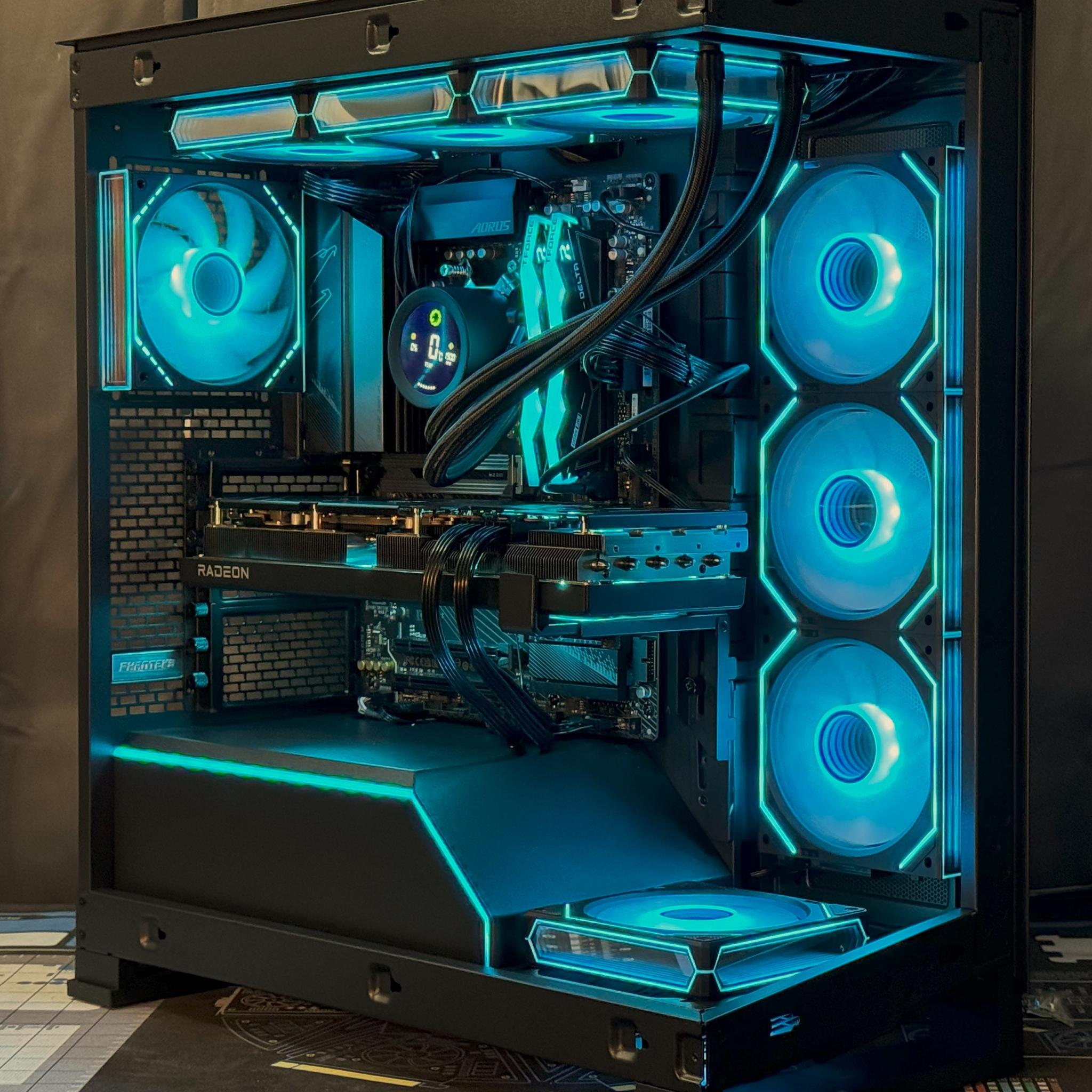 Blue Beetle|Ryzen 7 7700X|RX 7900GRE|32GB RAM|4TB SSD