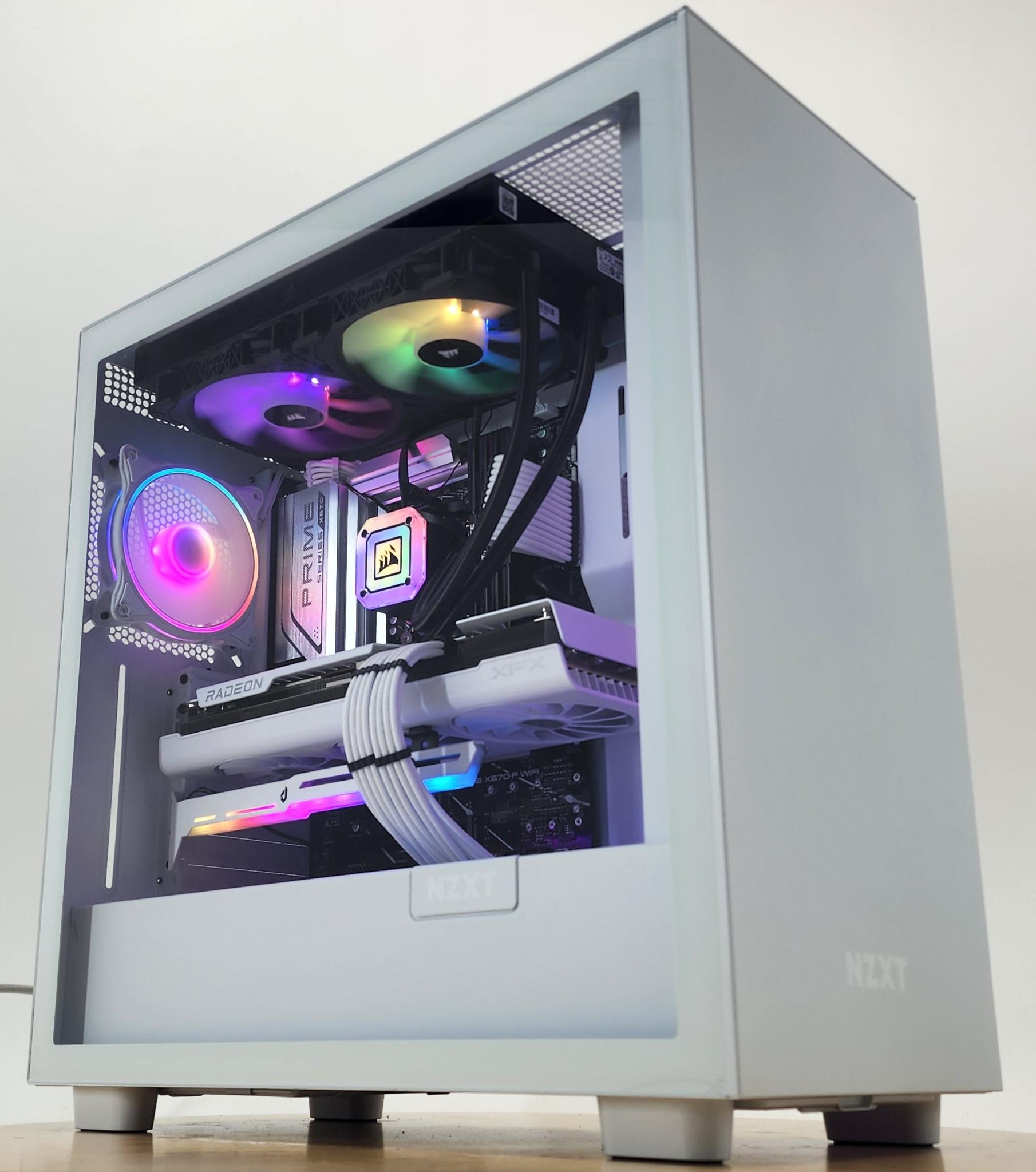 Gaming PC Ryzen 7 9700X 32GB RAM 1TB SSD RX 7800 XT 16GB Windows 11 Computer