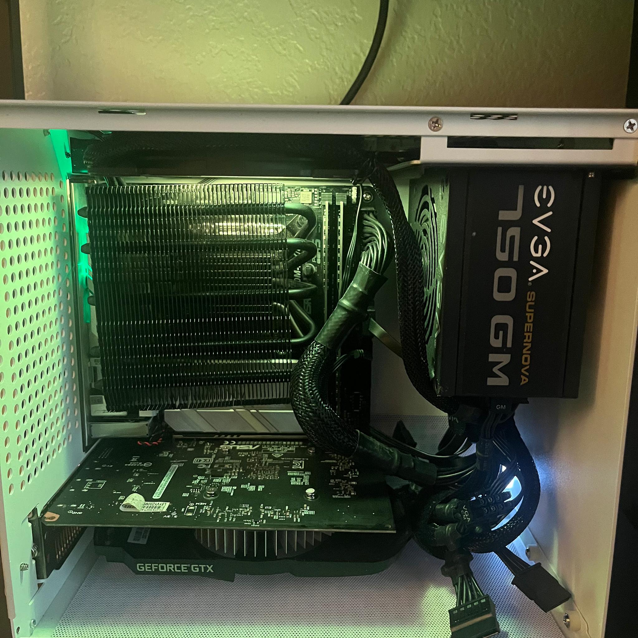 Intel Core i5-12600KF compact gaming pc