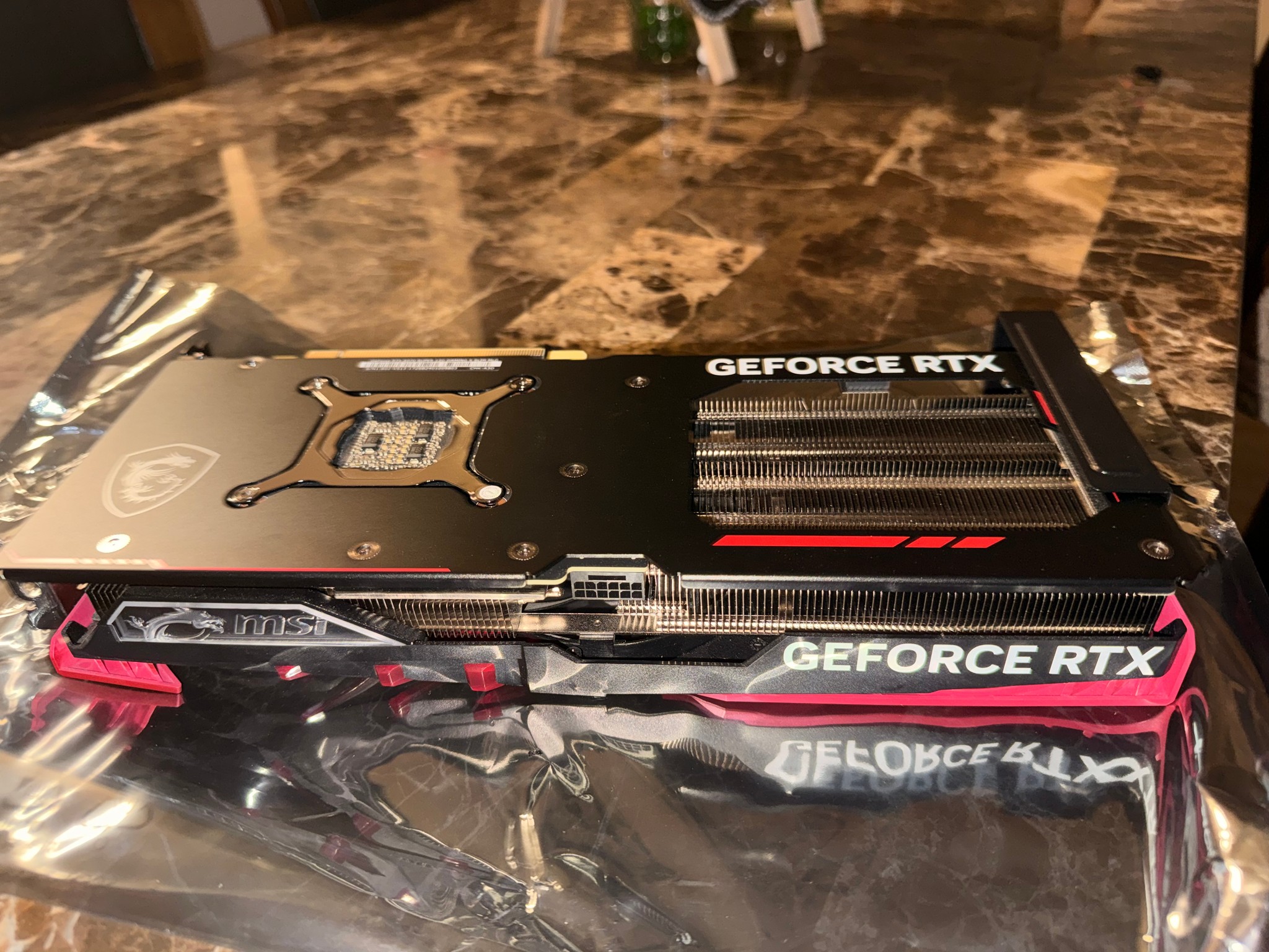 MSI GeForce RTX 4070 SUPER 12G GAMING X SLIM MLG
