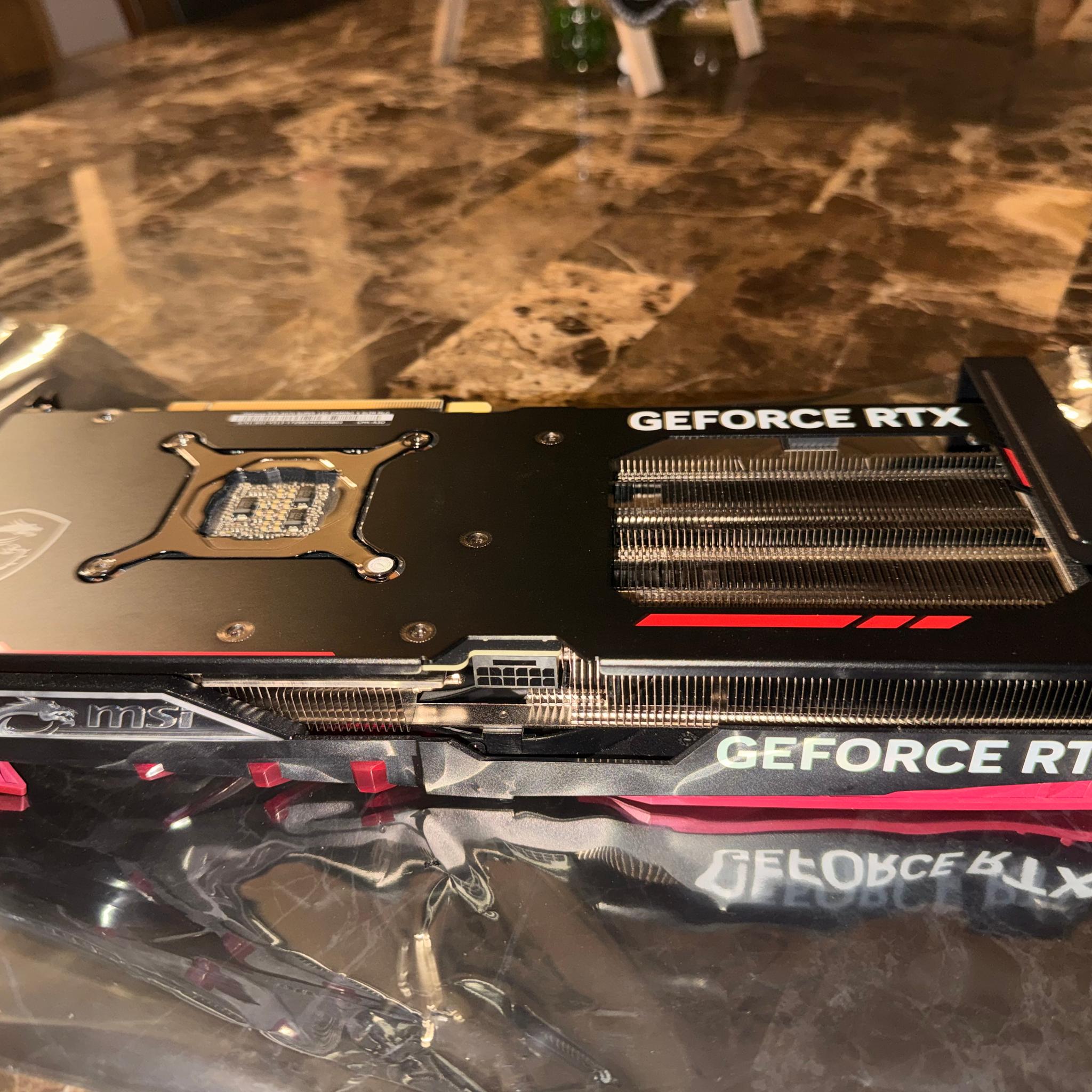 MSI GeForce RTX 4070 SUPER 12G GAMING X SLIM MLG