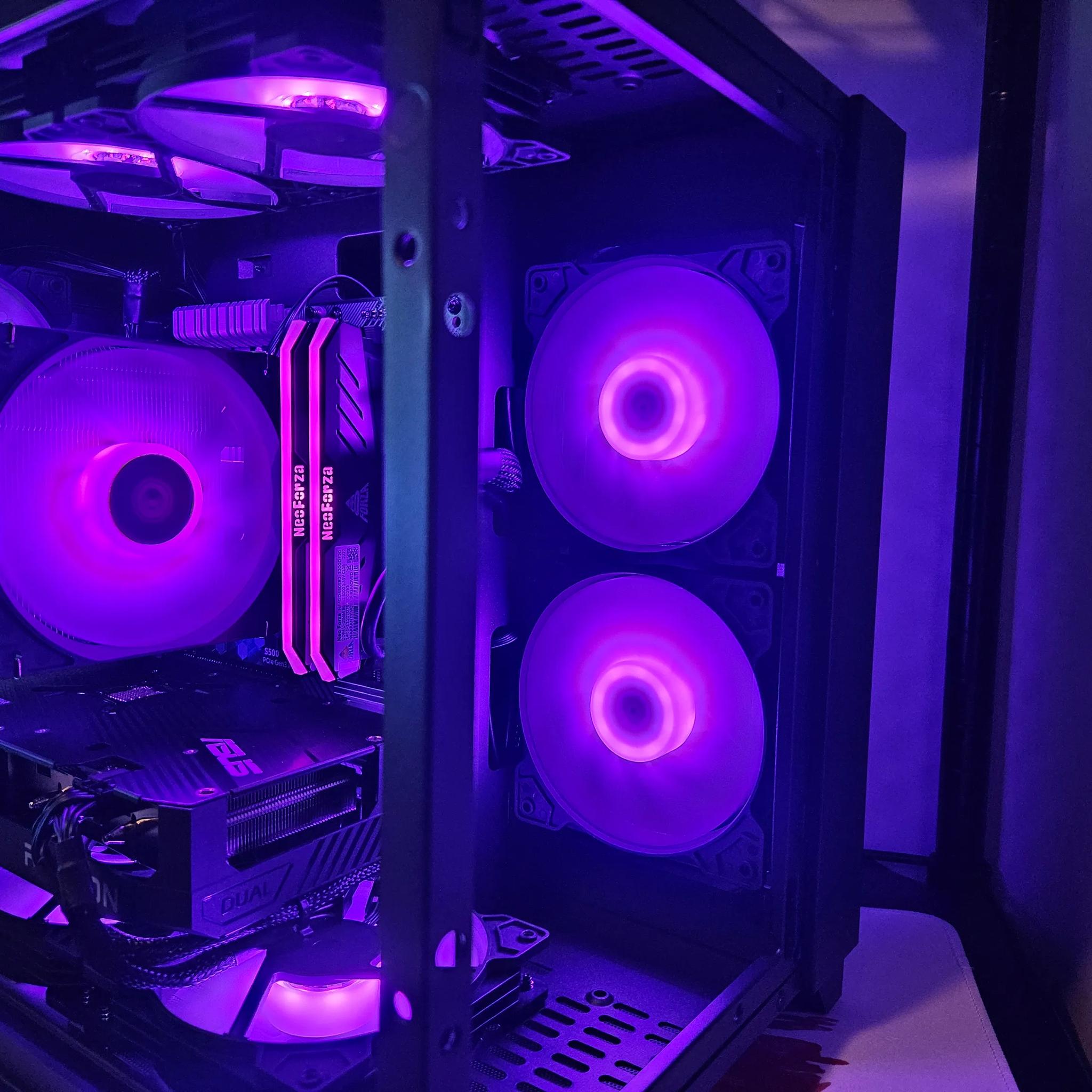 Dark Side Gaming RIG Ryzen 5 / 16GB / 1TB SSD / RX 7600