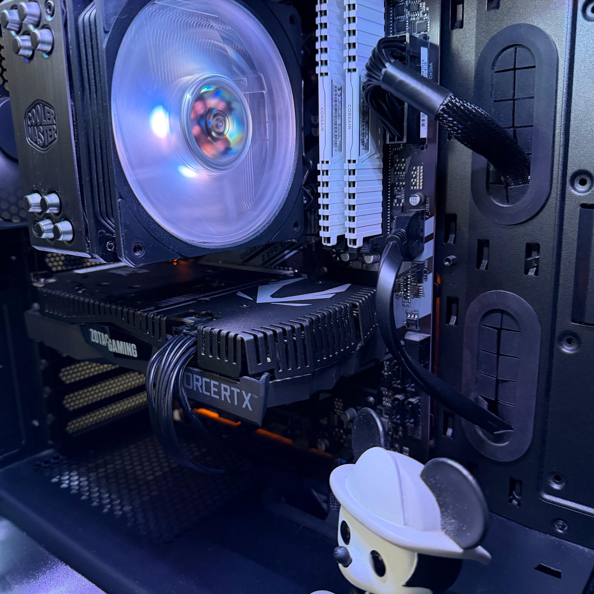 Black & White Geforce Zotac RTX 2060 & Intel i7 9700K Gaming PC