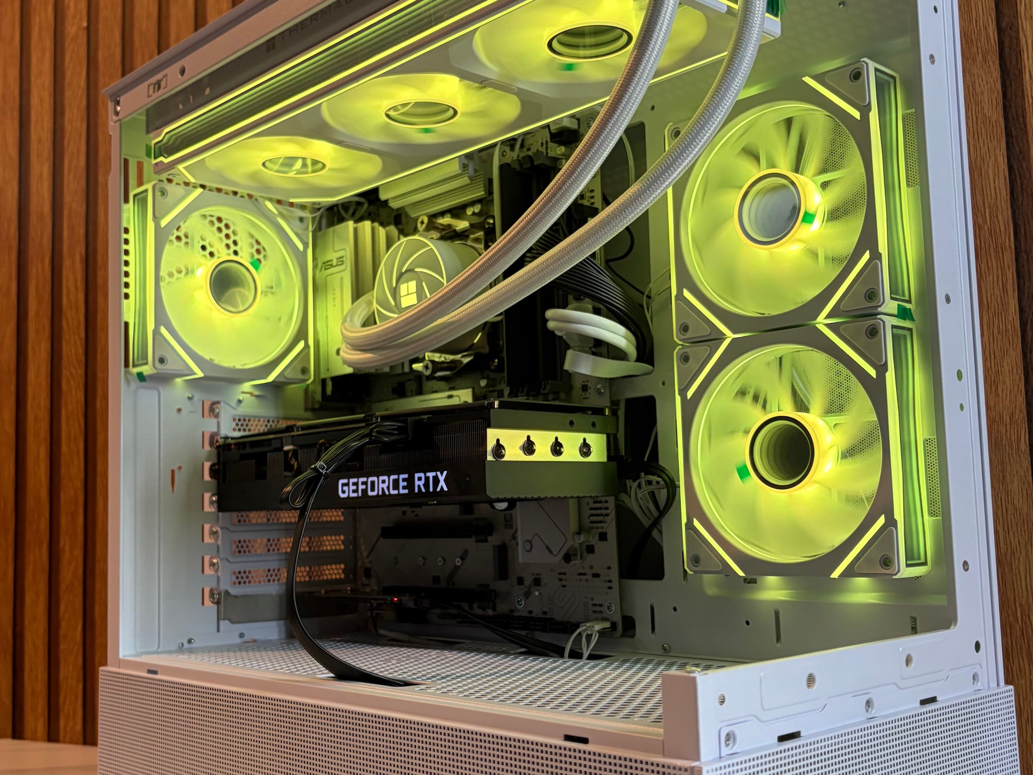 RTX 3080 | RYZEN 5 8400F | 16GB DDR5 | 1TB SSD | 360MM AIO