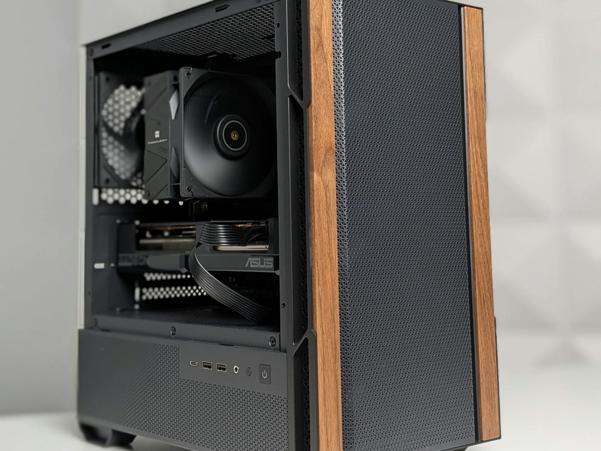 Mid Range Gaming PC - Ryzen 5 7500F - RX 7800 XT