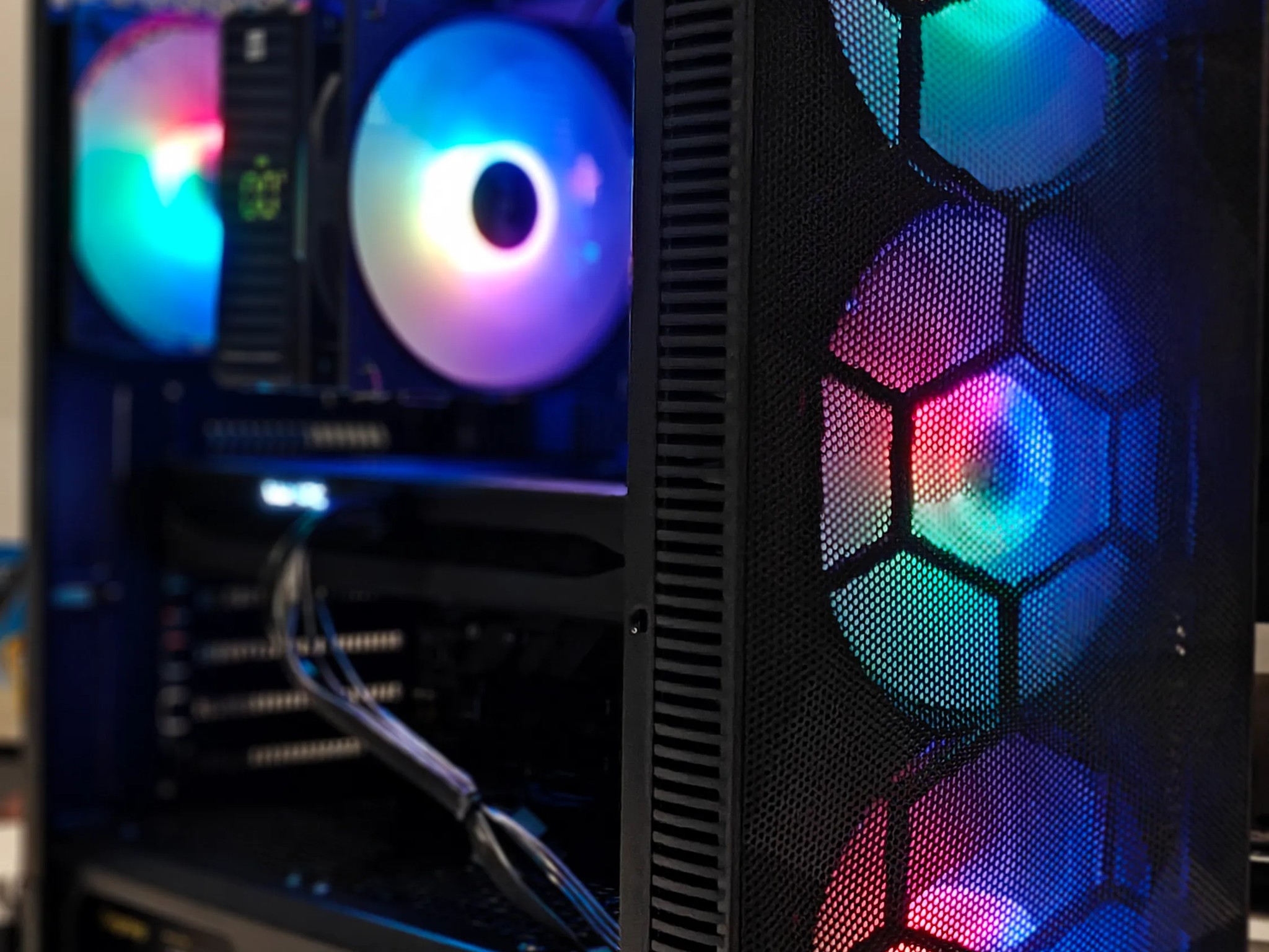 1080P - 1440P - Intel Arc B580 - Intel Core i5 14600k - 1 TB SSD - 32GB DDR4 3200 - RGB - Value PC