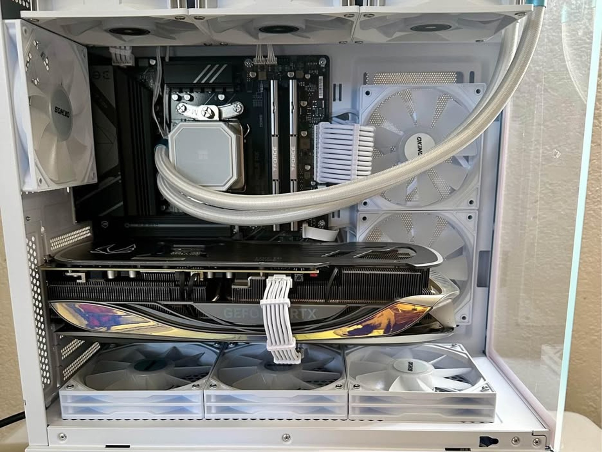 Gaming PC white/silver rtx 4070 ti