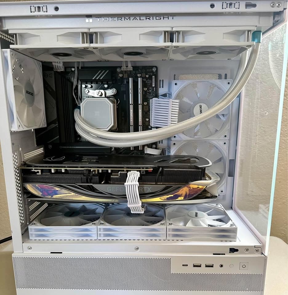 Gaming PC white/silver rtx 4070 ti
