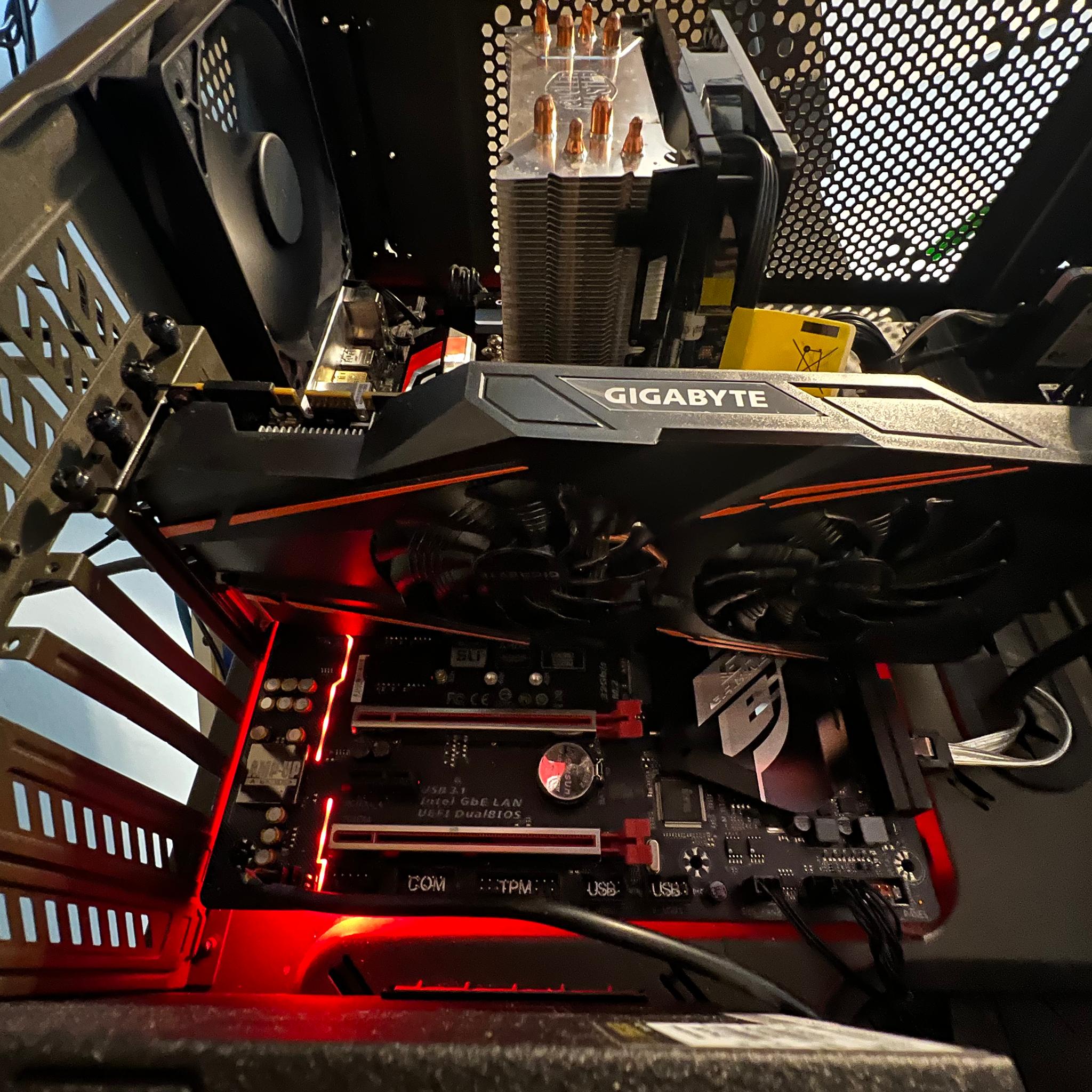 GIGABYTE GTX 1070 8 GB WINDFORCE in mint condition