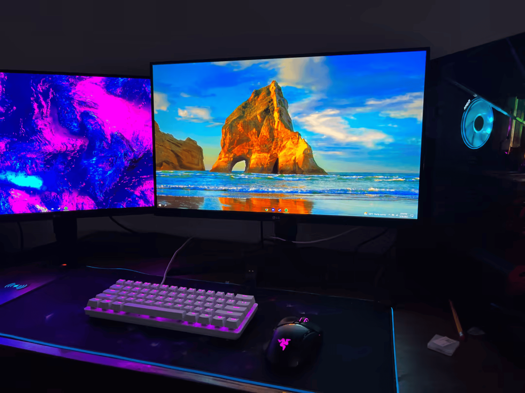 Full Custom Gaming Setup, PC, 2 Monitors, Keyboard, Wireless Mouse with Charging Dock and Mousepad