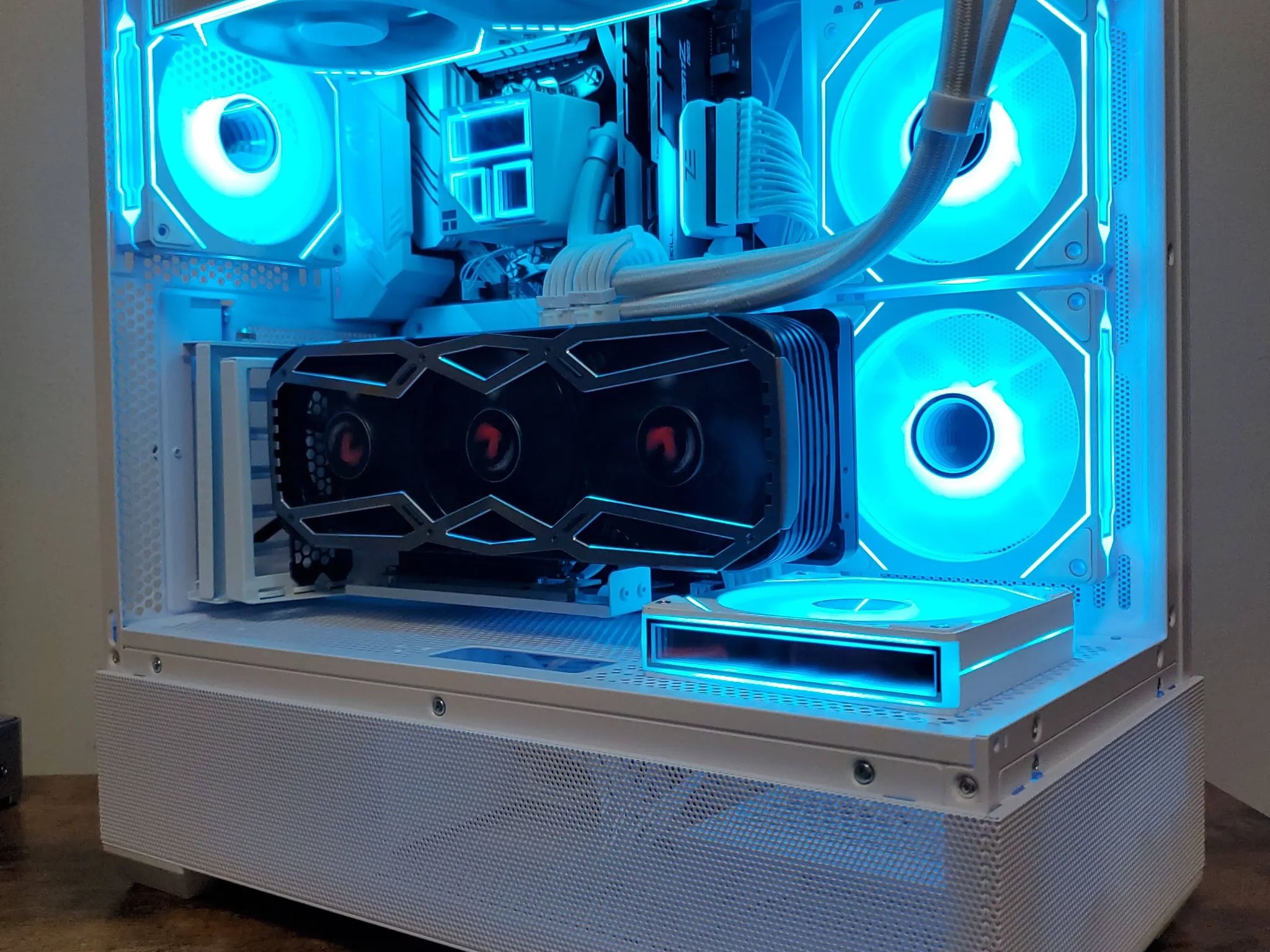 *License to Chrome*  | RTX 3070 | Ryzen 5 5600X | RGB AIO | 32GB DDR4 RGB RAM | 1TB NVME | Wifi/BT