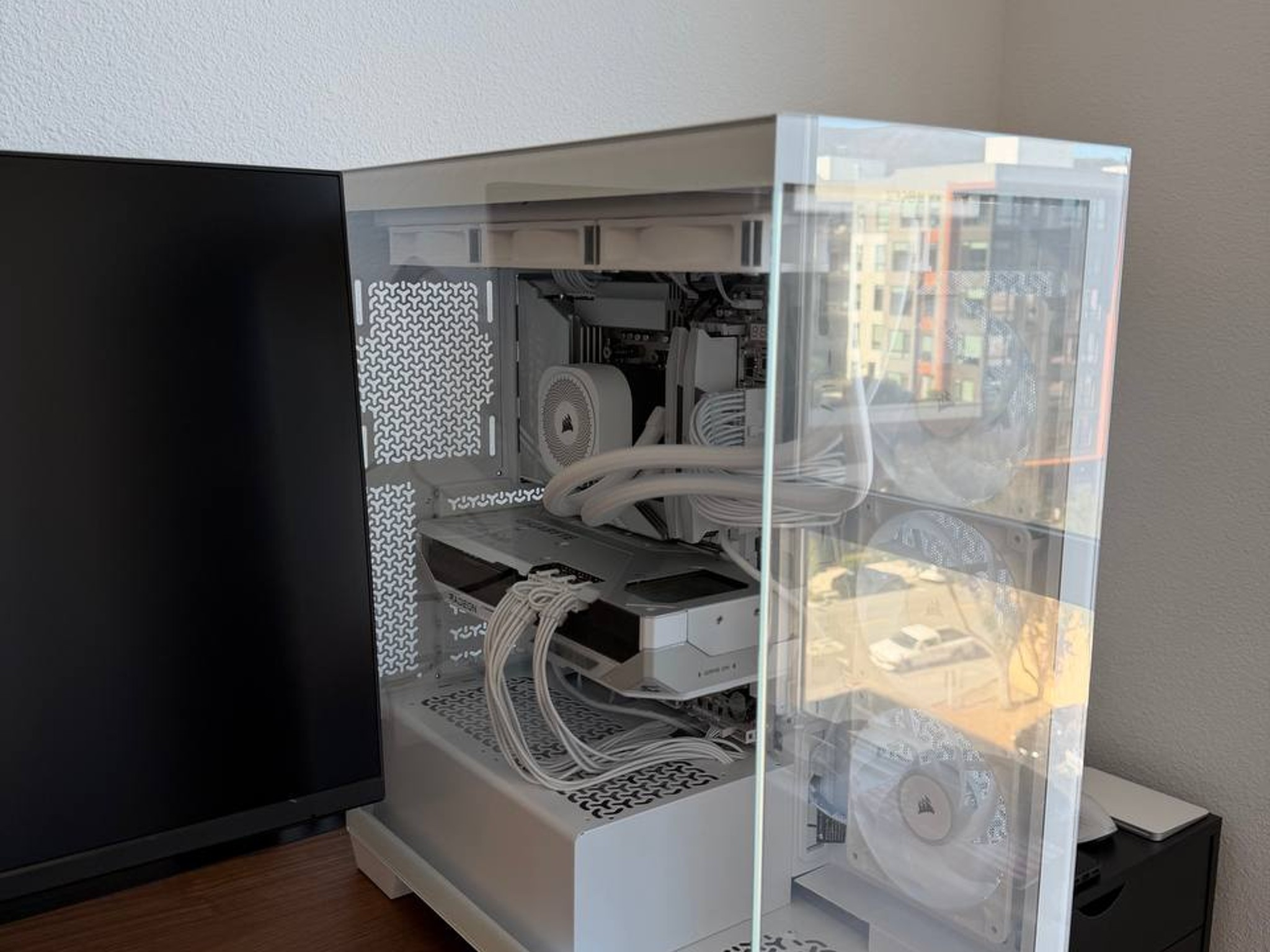 High-End Gaming PC - AMD Ryzen 7 9800X3D / AMD RX 9070 XT / 32GB DDR5 RAM