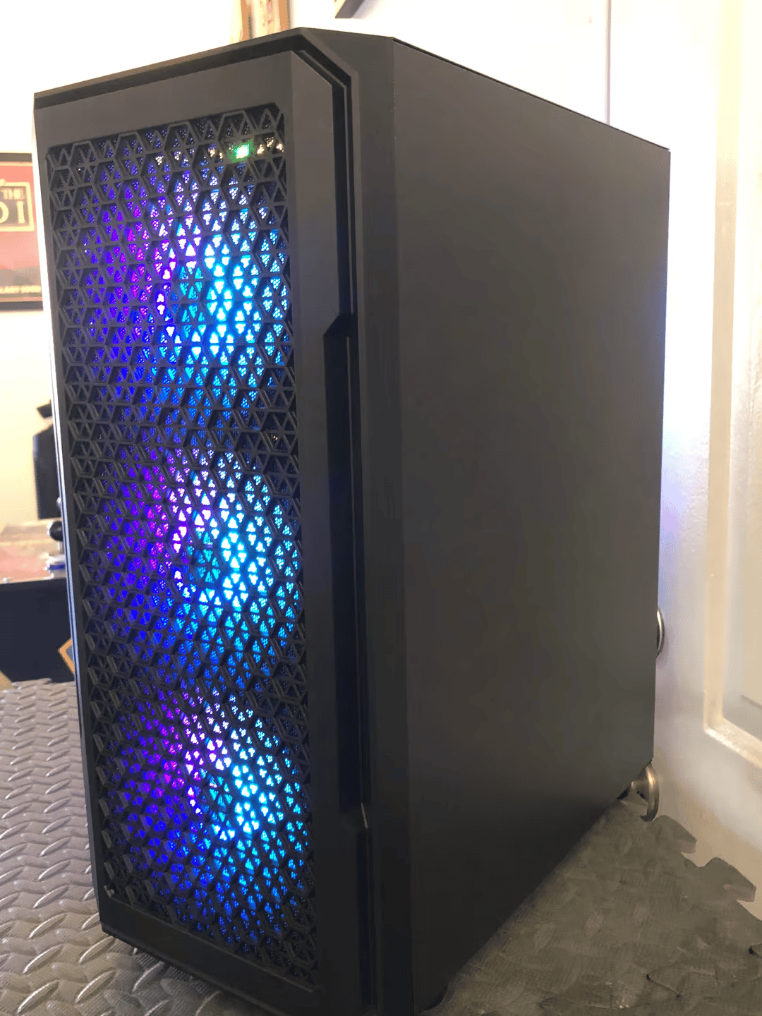 Awesome Gaming PC i3-10105 + GTX 1650