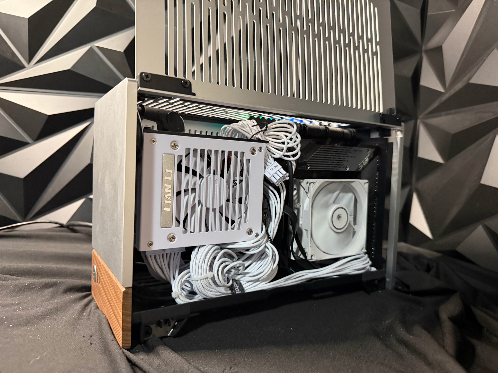 💿🔥 SILVER BULLET 🔥💿 Ryzen 7 7700X| RX 9070 XT| 32 GB DDR5| 2 TB NVMe| 850W PSU