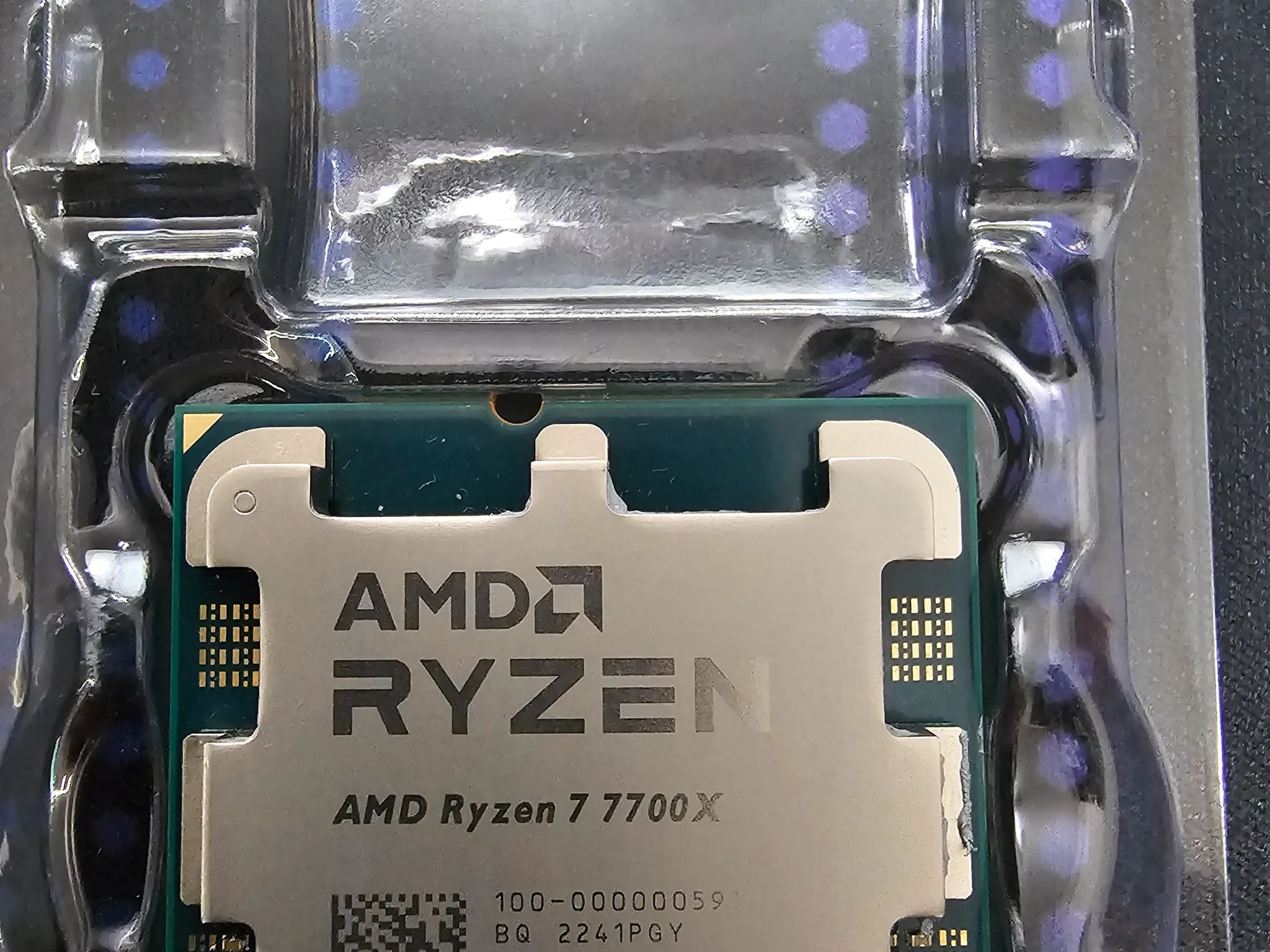 AMD Ryzen 7 7700X