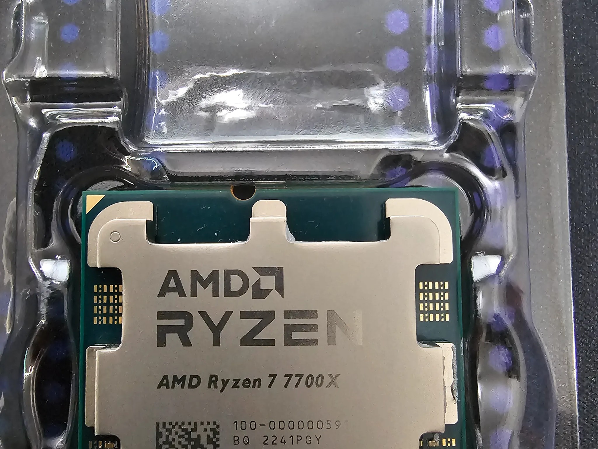 AMD Ryzen 7 7700X