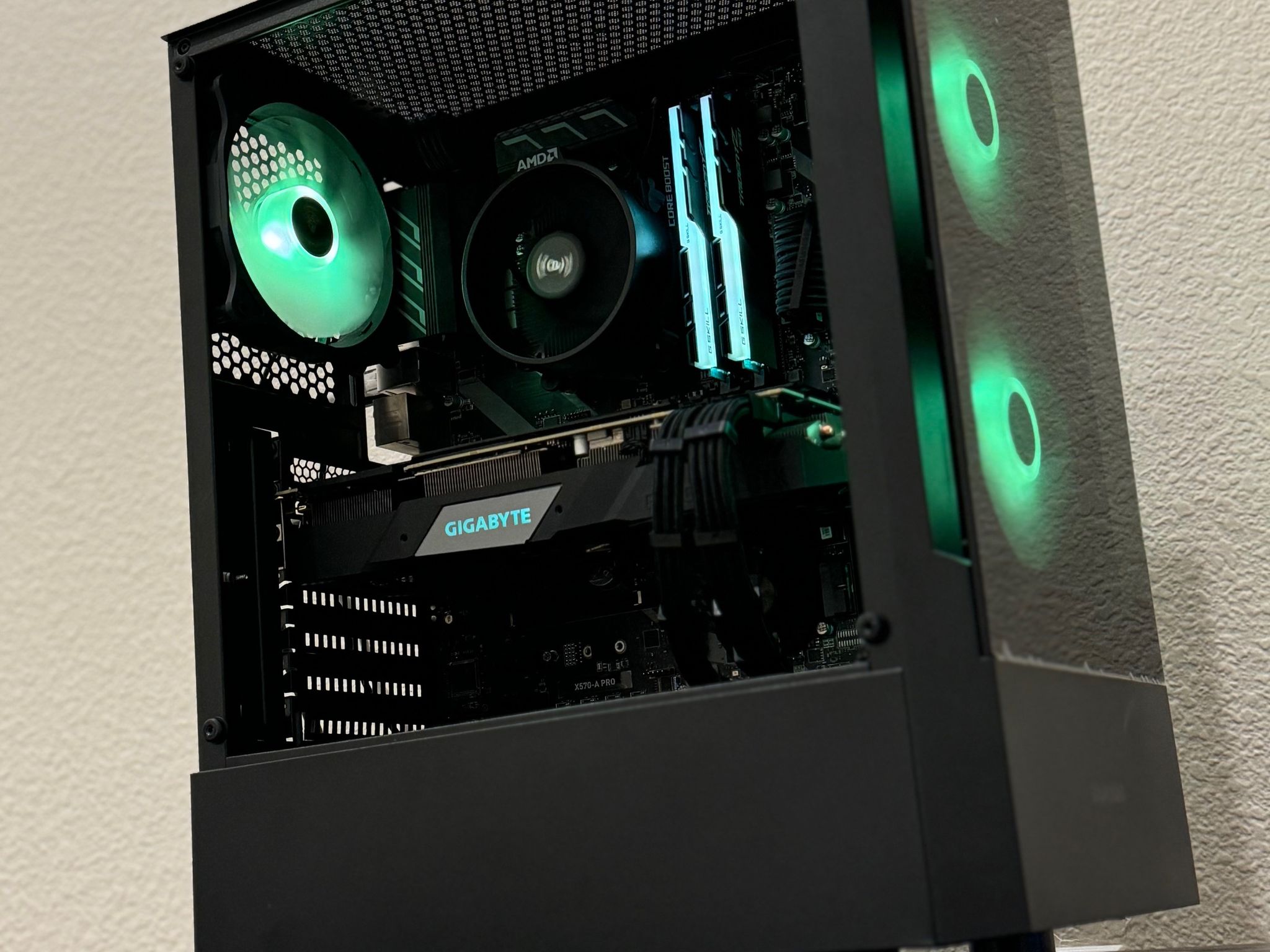 🖤Incognito🖤Sleek All-Black RTX Gaming PC! RTX 2070 SUPER, Ryzen 5 3600X, 1TB Storage.