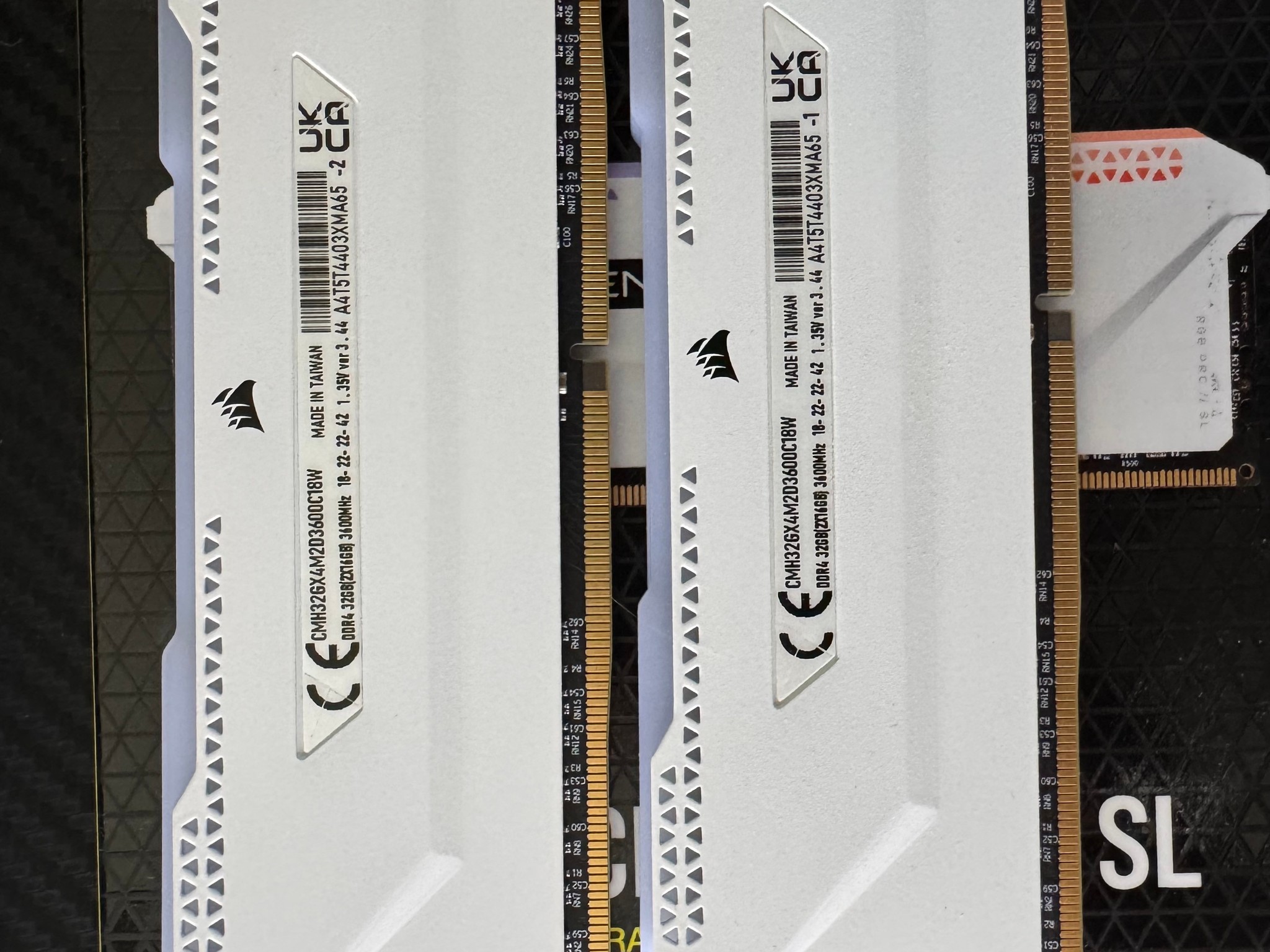 CORSAIR - VENGEANCE RGB PRO SL 32GB (2x16GB) DDR4 3600MHz C18 UDIMM Desktop Memory - White