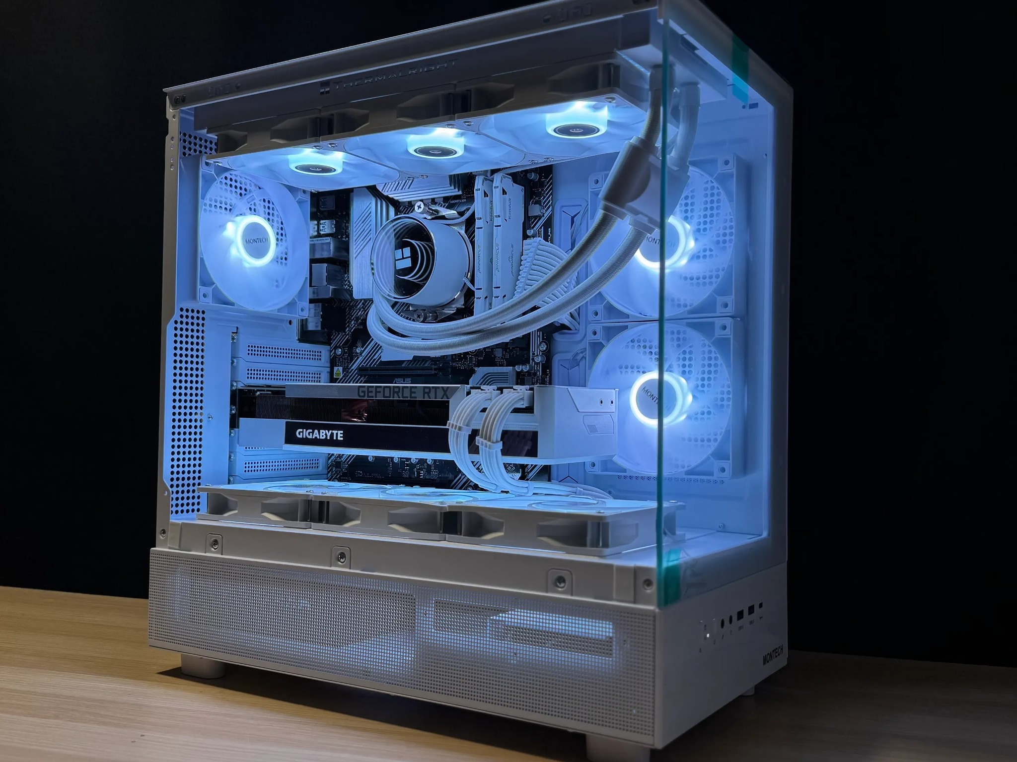 🌨️ARCTIC🌨️ White Gaming PC | RTX 3080 , RYZEN 7 5800X, 32GB DDR4 RAM, 1TB M.2