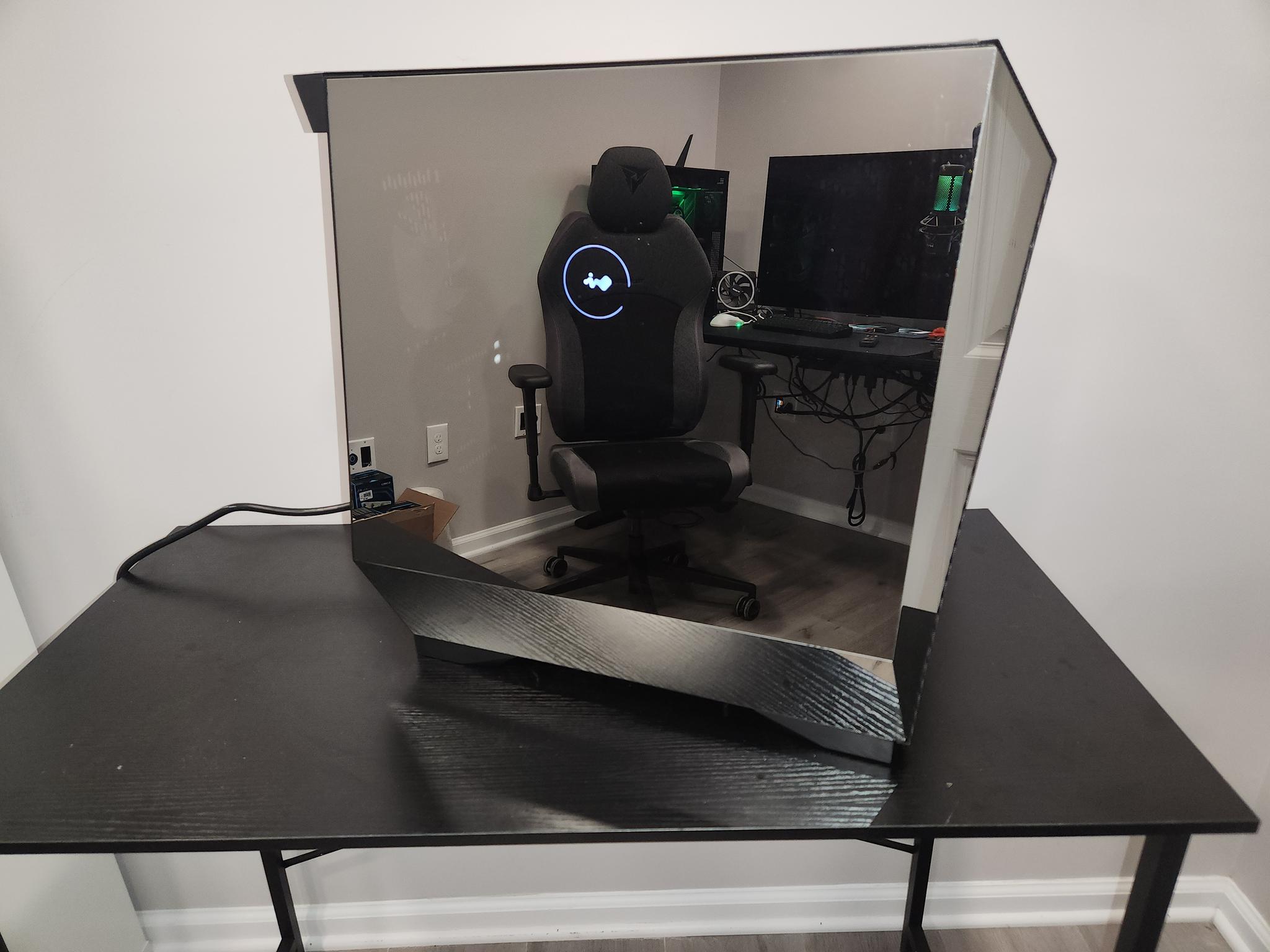RTX 5070 4k gaming pc, built into a 2 way mirror gaming case!!!!!