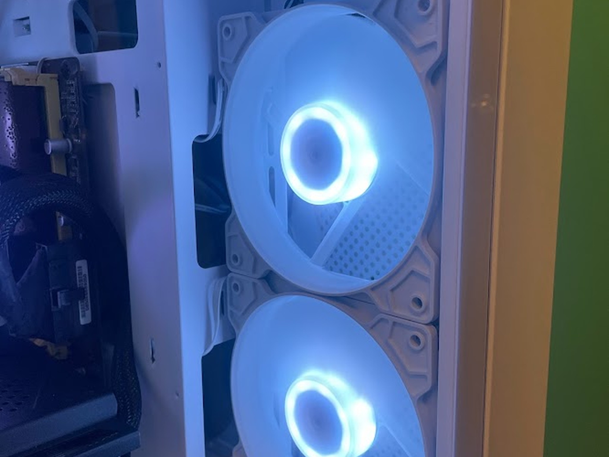 GLASSY White Gaming PC| Intel i5 / Amd RX580 / 8GB / 500GB SSD Win 10 Pro WiFi