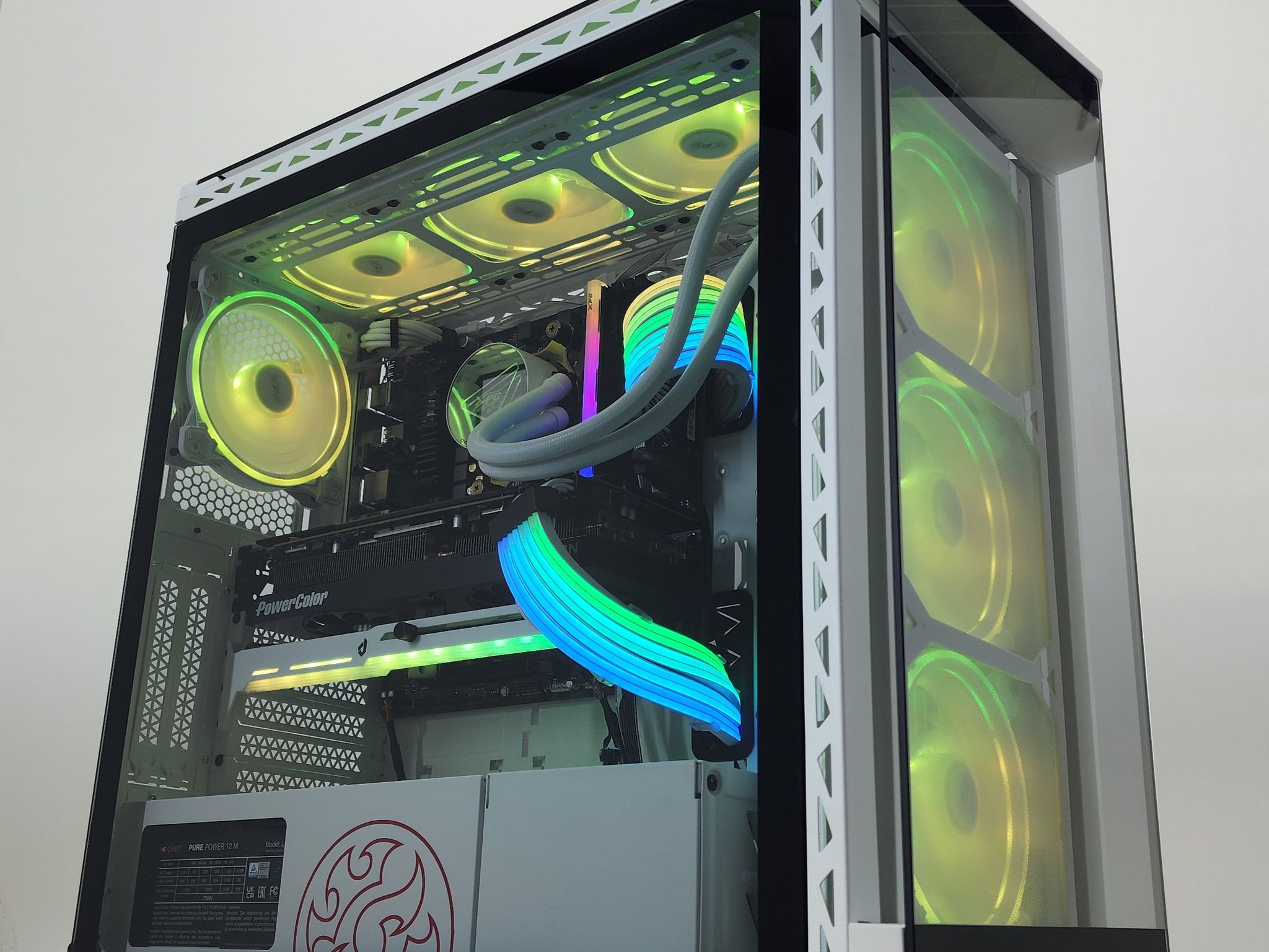 Gaming PC Ryzen 7 9700X 16GB RAM 1TB SSD RX 7800 XT 16GB Windows 11 Computer