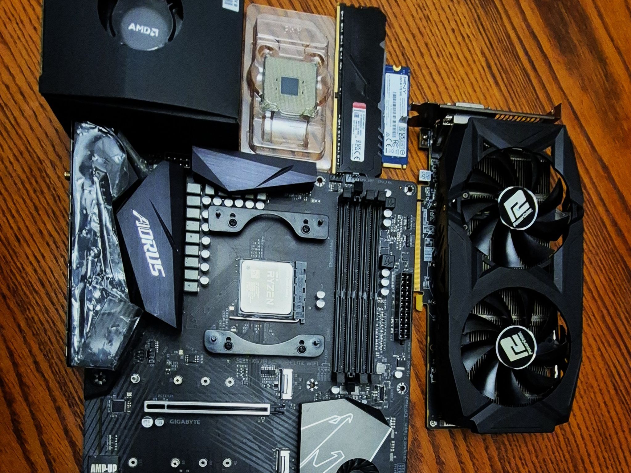 Bundle Gaming Gigabyte X570 Board, Ryzen 9 5950X, Kingston Fury 32GB RAM, Power Color RX580 8GB GPU