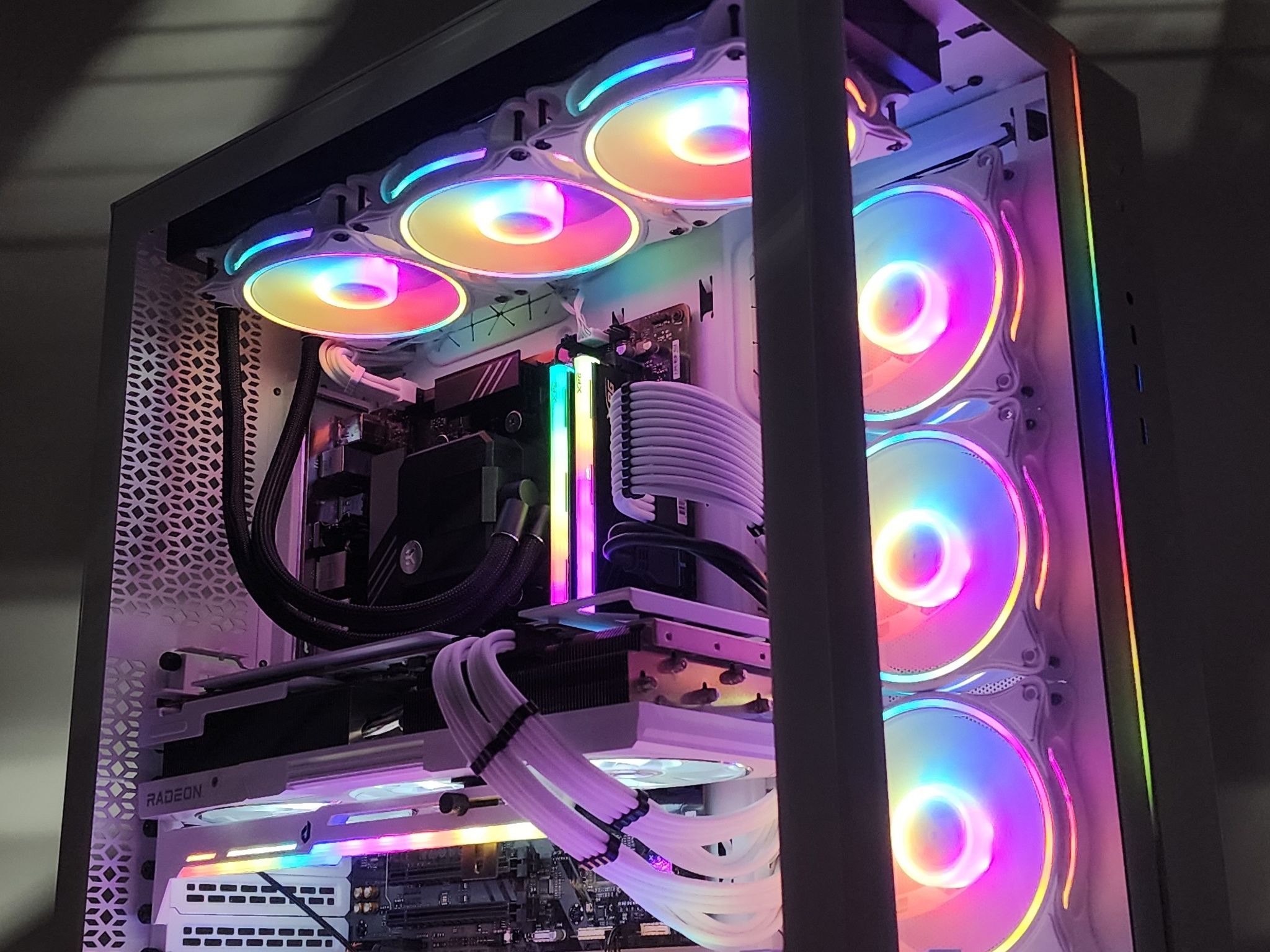 Gaming PC Ryzen 9 7950X 32GB RAM 1TB SSD RX 7900 XTX 24GB Windows 11 Computer