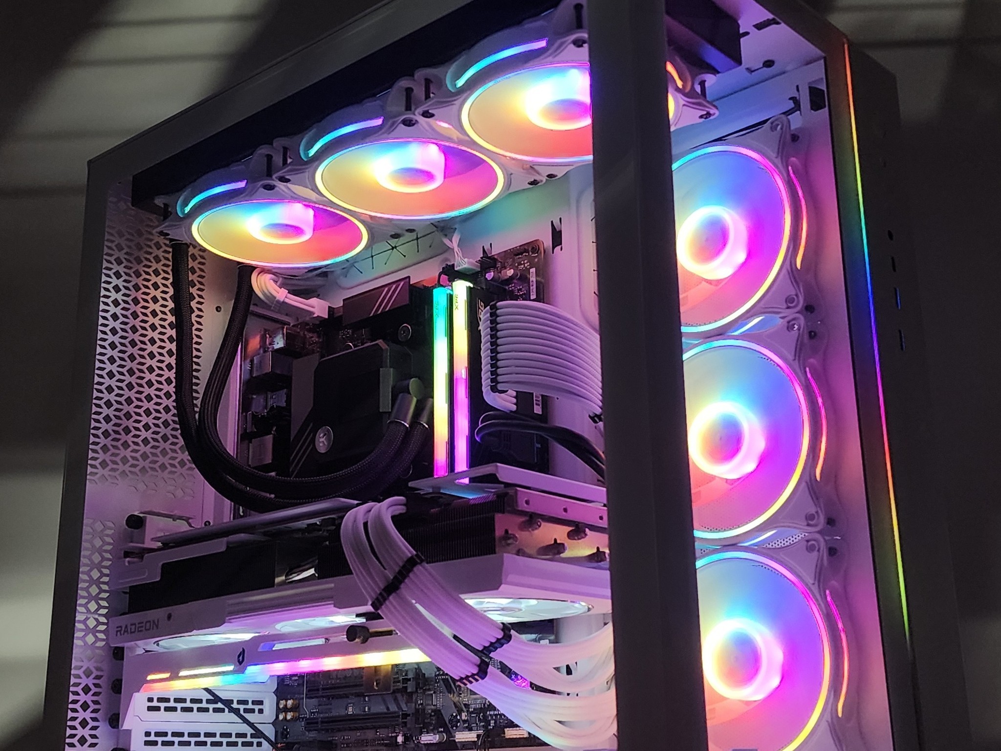 Gaming PC Ryzen 9 7950X 32GB RAM 1TB SSD RX 7900 XTX 24GB Windows 11 Computer