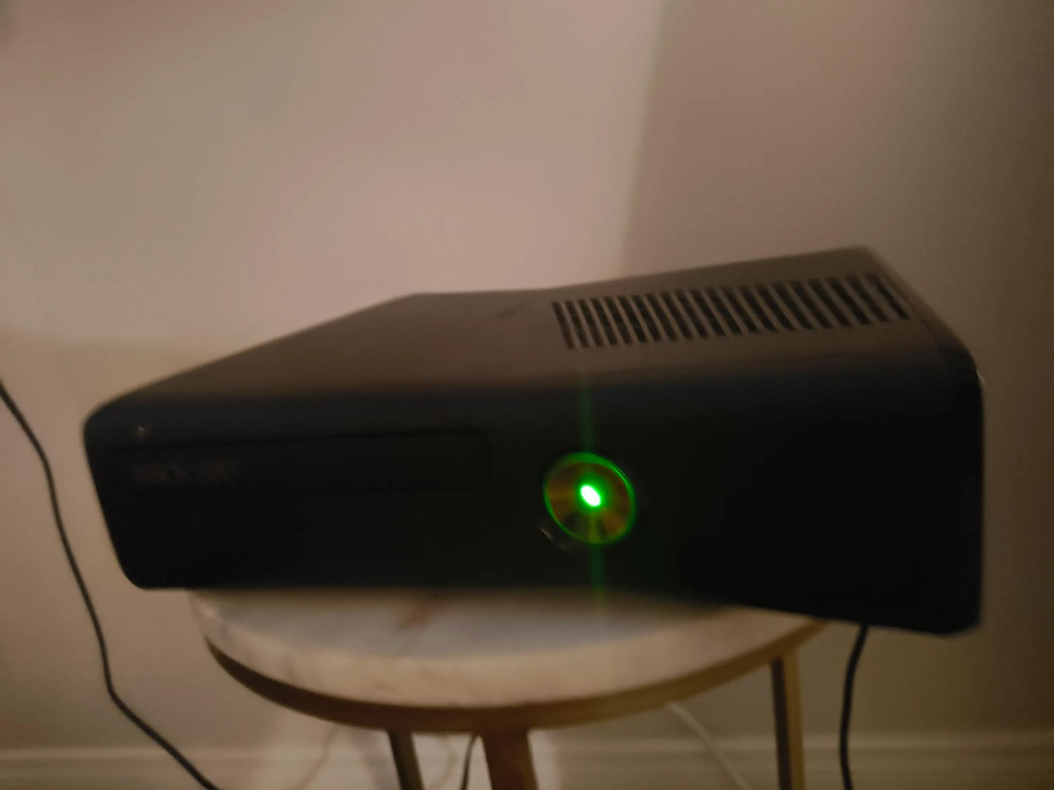 RGH 3 Xbox 360 Trinity - 500GB - Controller & PSU included