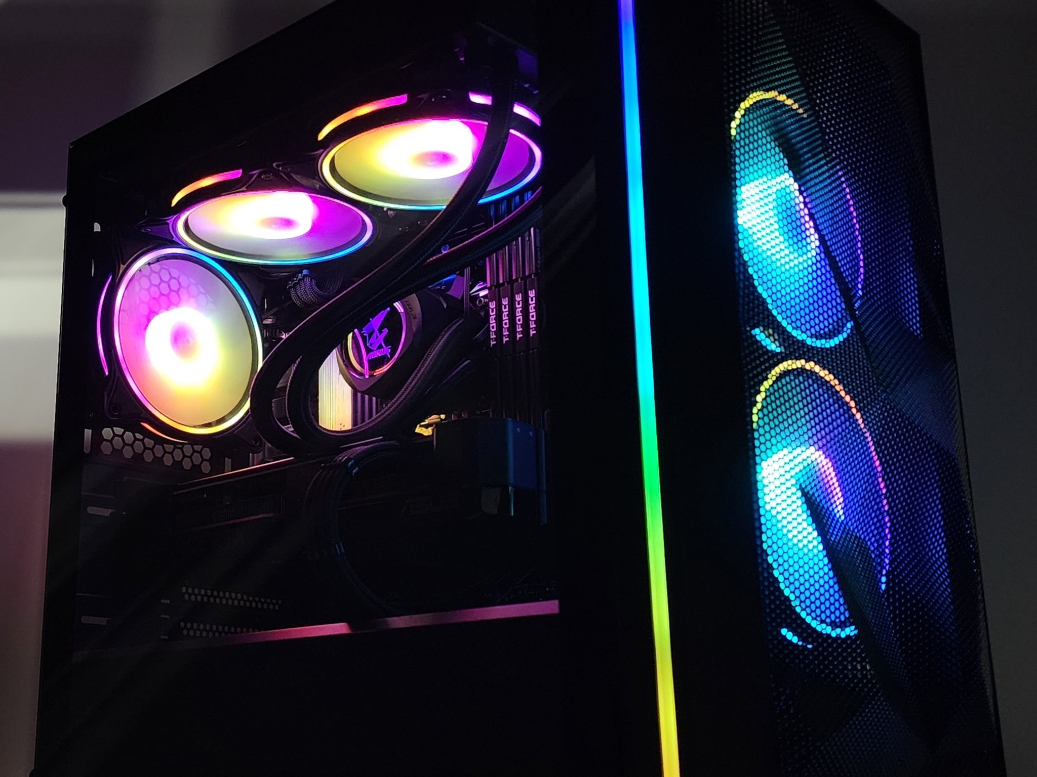 Gaming PC Ryzen 7 7700 32GB RAM 1TB SSD RTX 4070 12GB Windows 11 PC