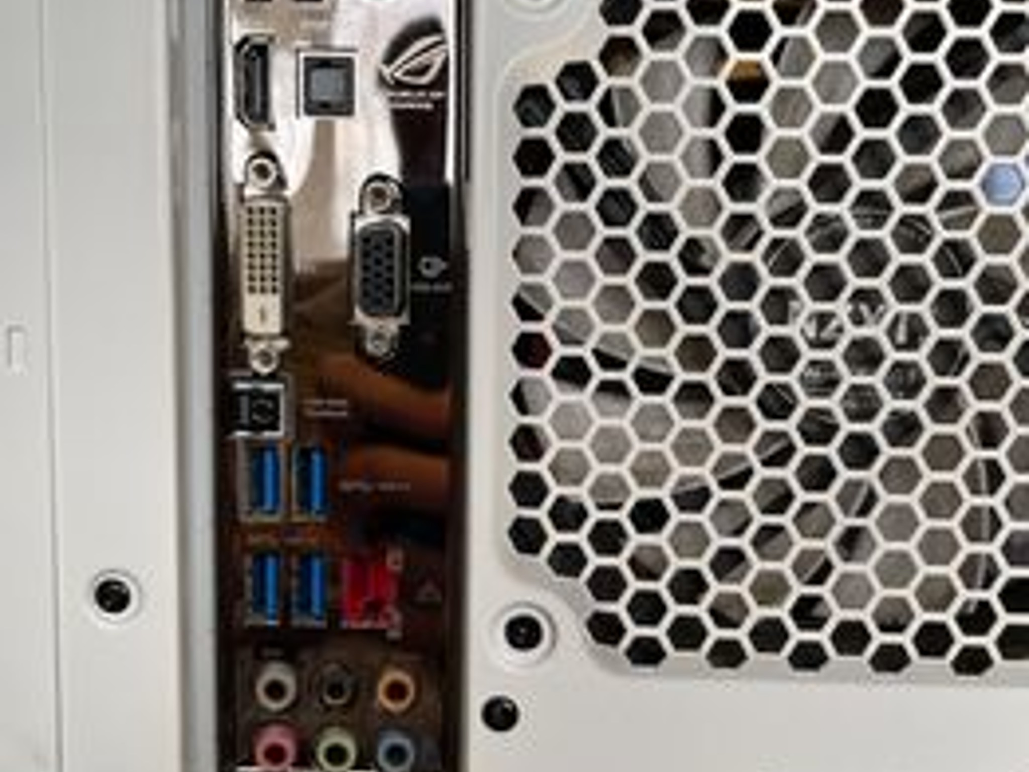 Unique Case Custom PC with EVGA SuperClocked black edition 1070