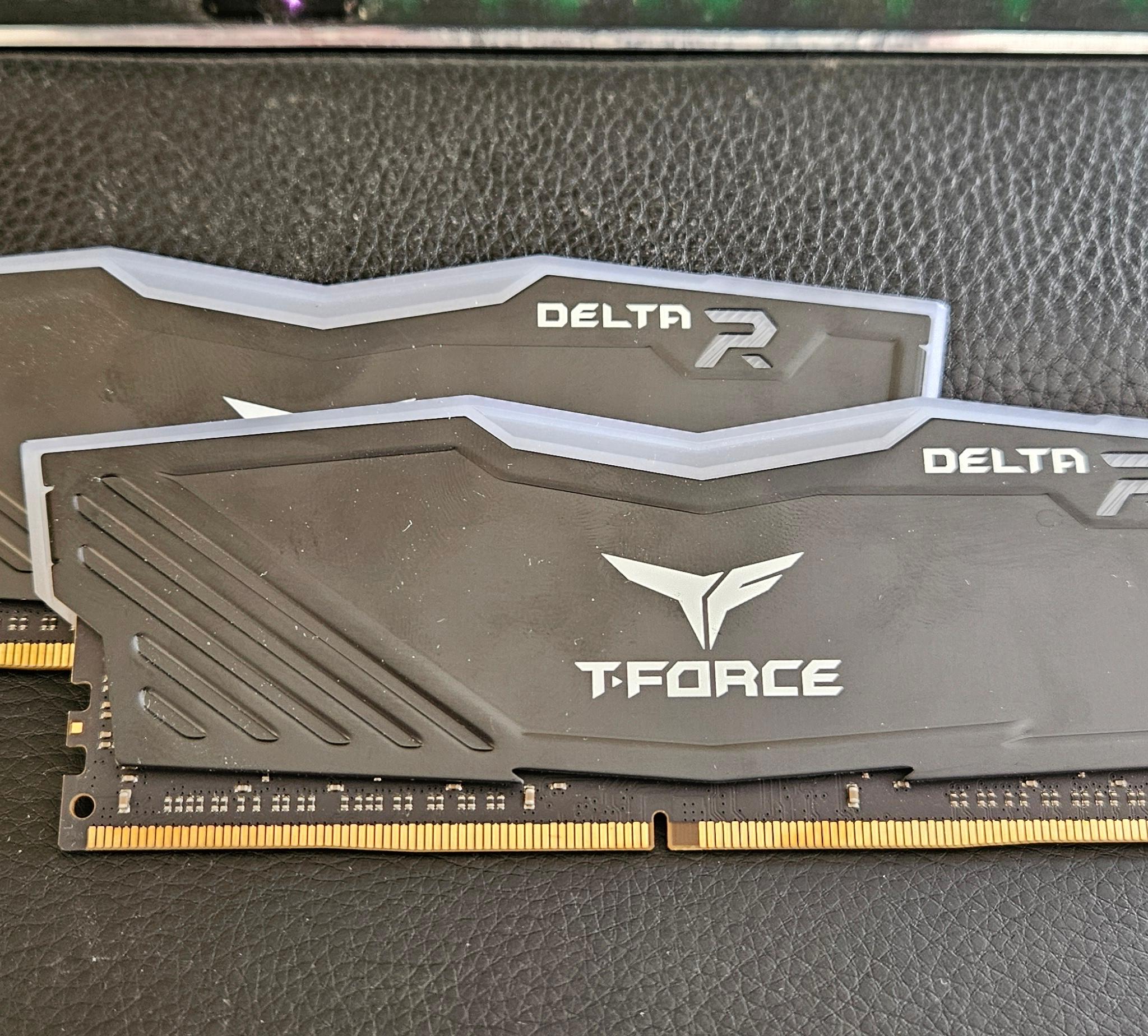 TEAMGROUP T-FORCE Delta RGB 64GB DDR4