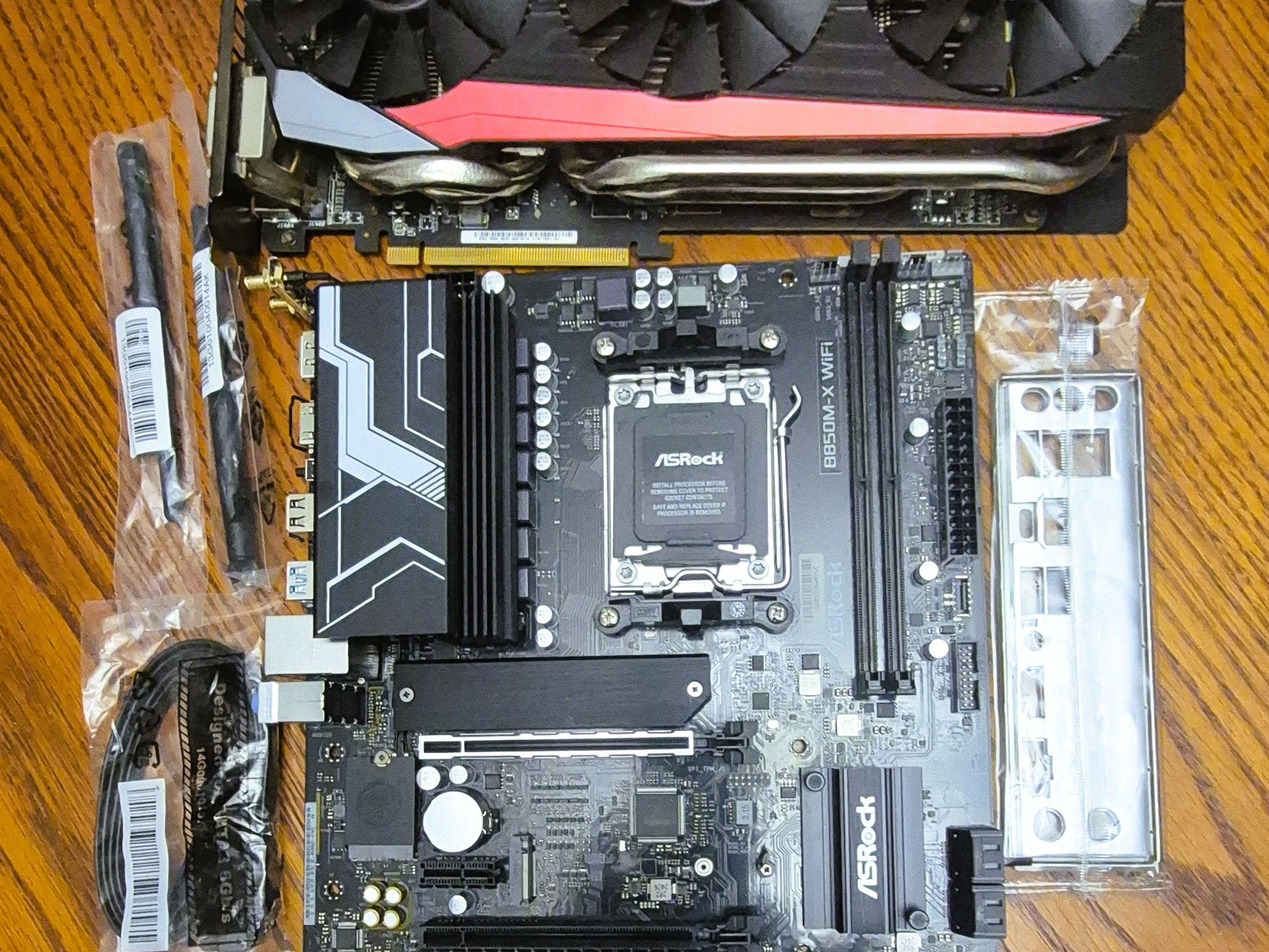 Bundle ASRock B850M-X WiFi AM5 AMD Micro ATX Mobo, Ryzen 7 7700X, ASUS STRIX-R9 390X GPU, 32GB RAM