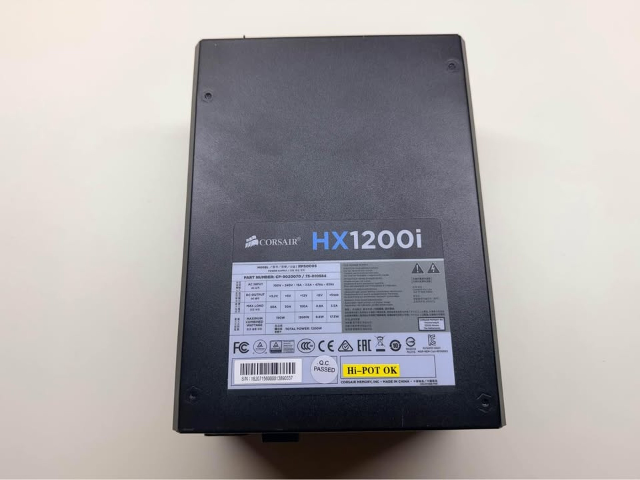 Corsair HX1200i 1200W Platinum Modular PSU with Two CableMod Sets